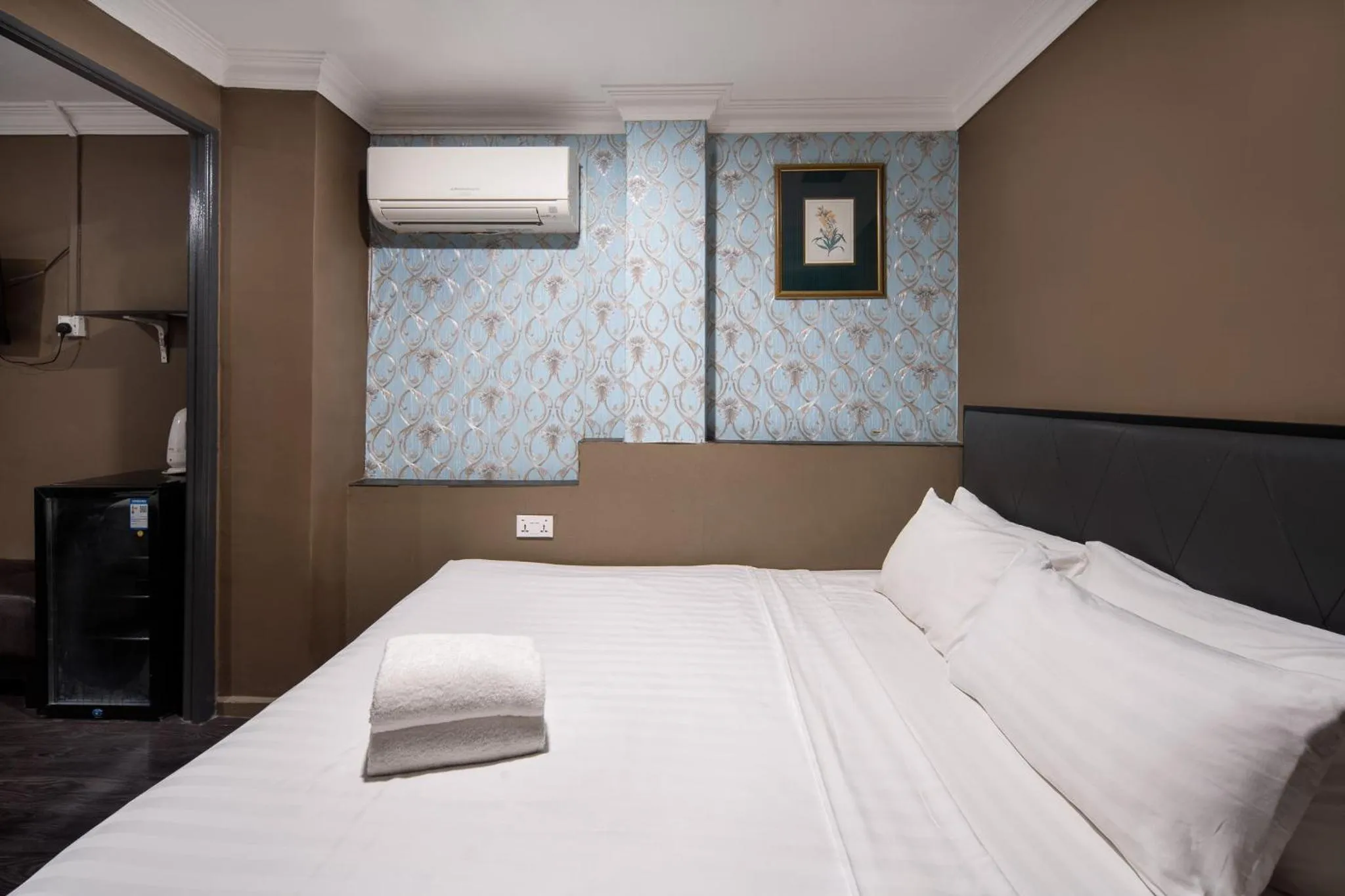 Bedroom, Bed in HOTEL JJH Aliwal