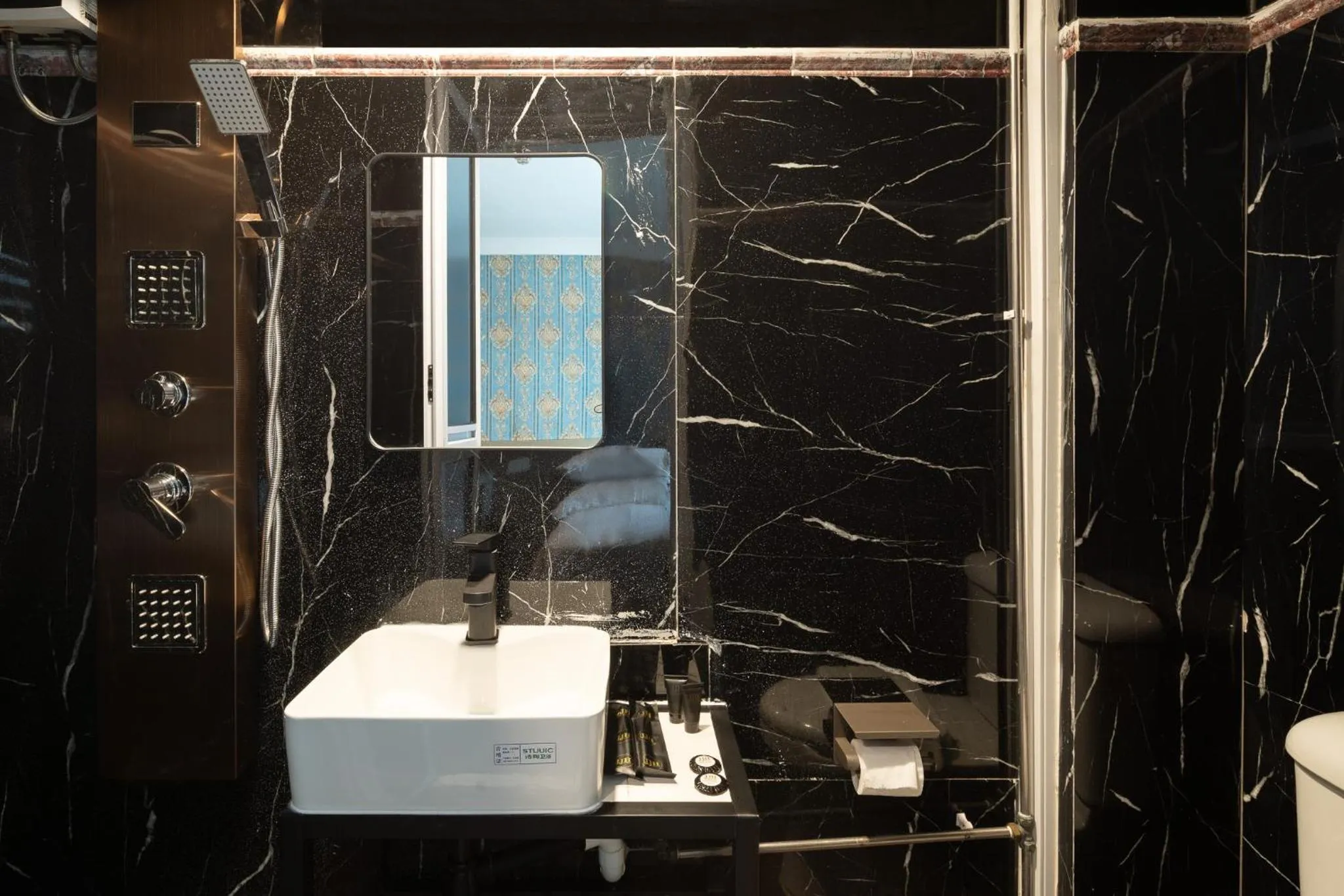 Bathroom in HOTEL JJH Aliwal