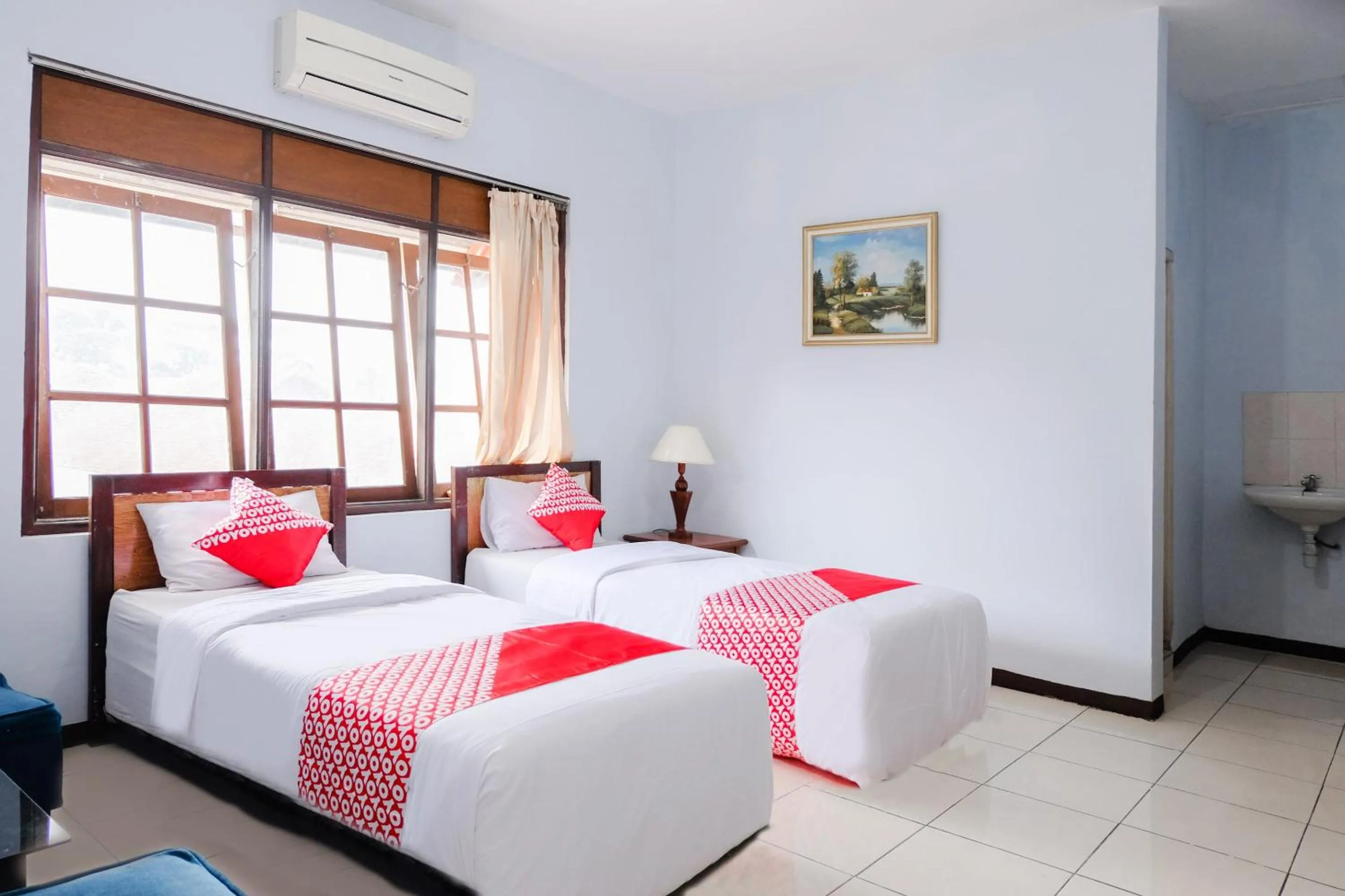 Bedroom, Bed in Hotel O Arjosari Near Plaza Araya Formerly Hotel Nugraha