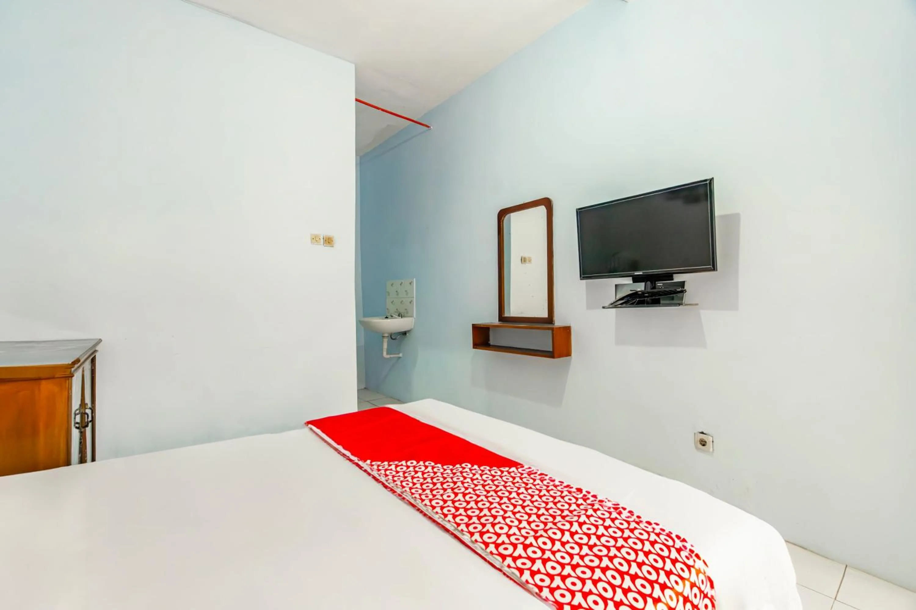 Bedroom, Bed in Hotel O Arjosari Near Plaza Araya Formerly Hotel Nugraha