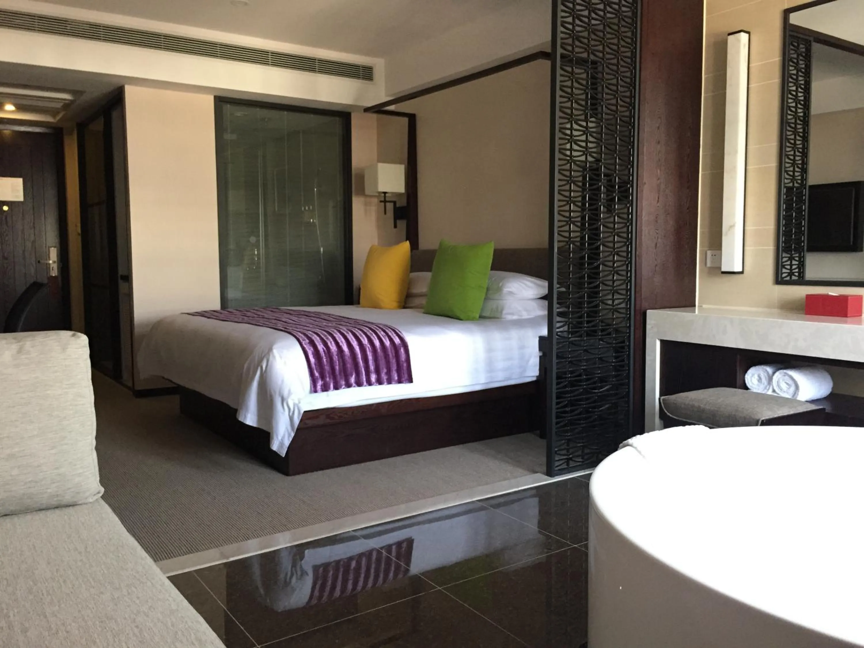 Bed in SSAW Boutique Hotel Hangzhou Xixi Park