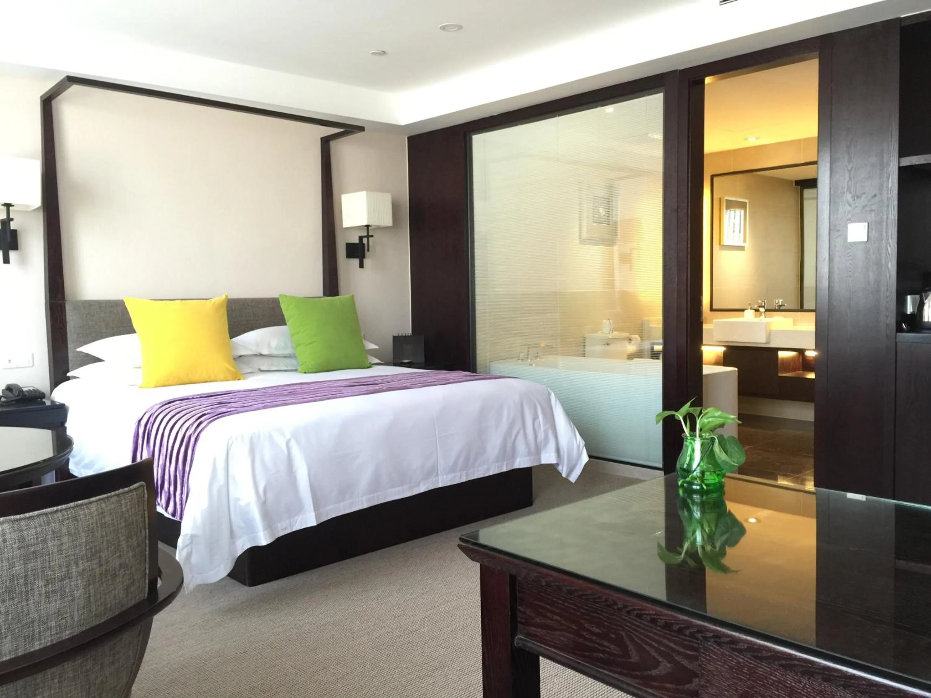 Bed in SSAW Boutique Hotel Hangzhou Xixi Park