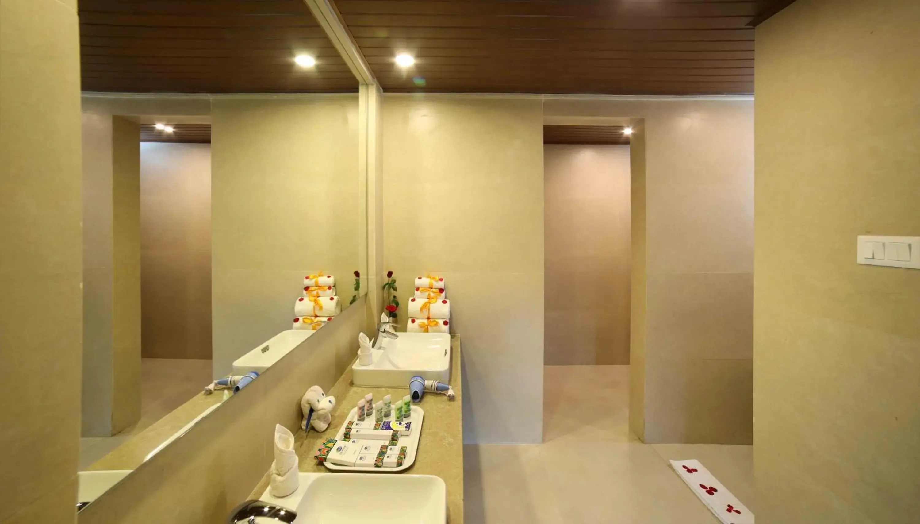 Lake View Suite room - single occupancy in Uday Backwater Resort Lake View Suite room - single occupancy in Uday Backwater Resort