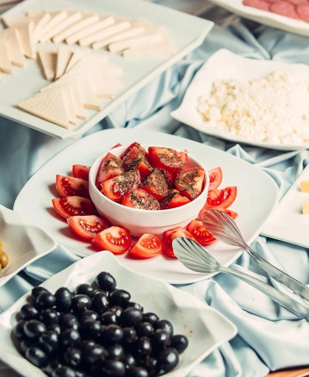 Restaurant/places to eat in Amber Hotel