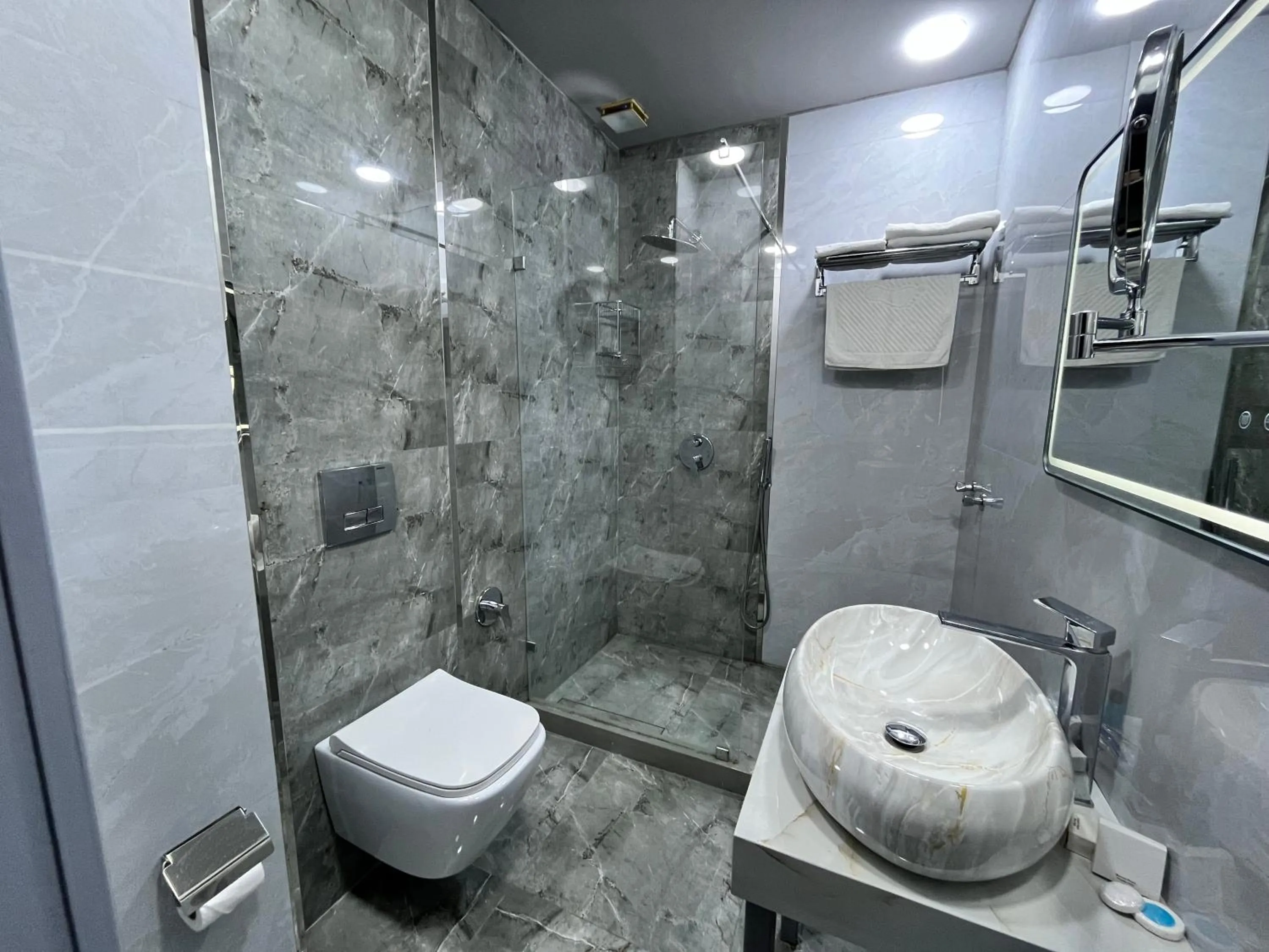 Shower in Amber Hotel