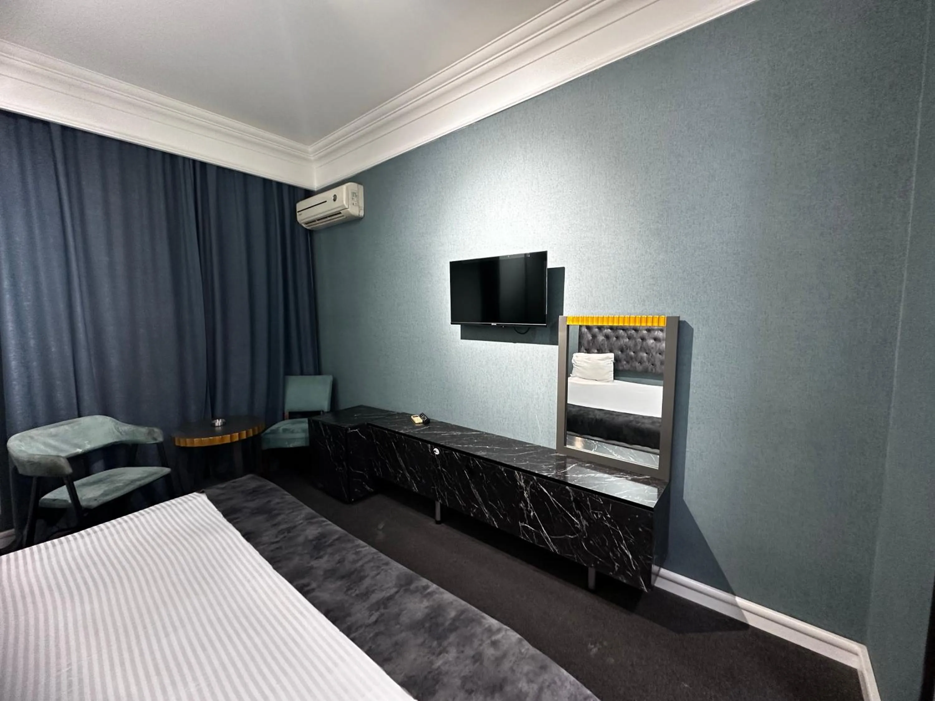 TV and multimedia, Bed in Amber Hotel