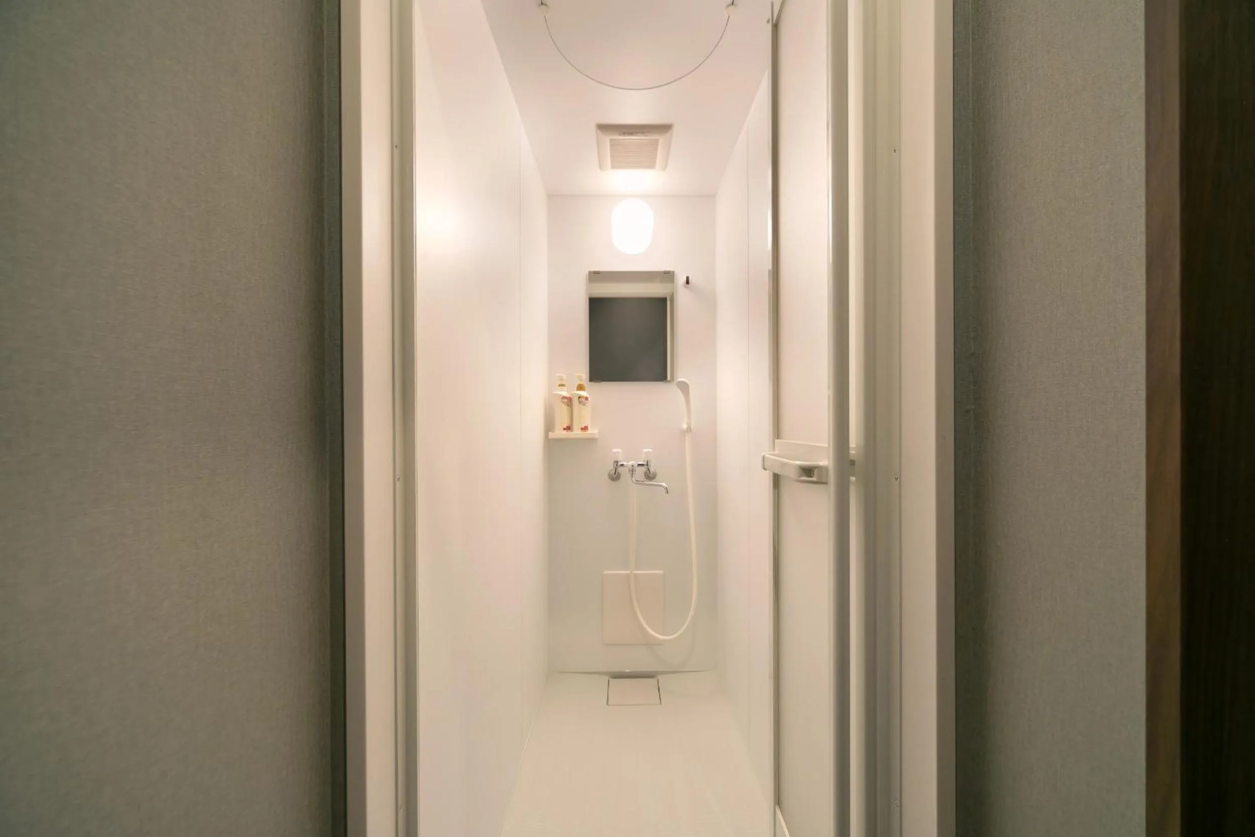 Shower in IKIDANE Cozy Hotel Haneda Airport