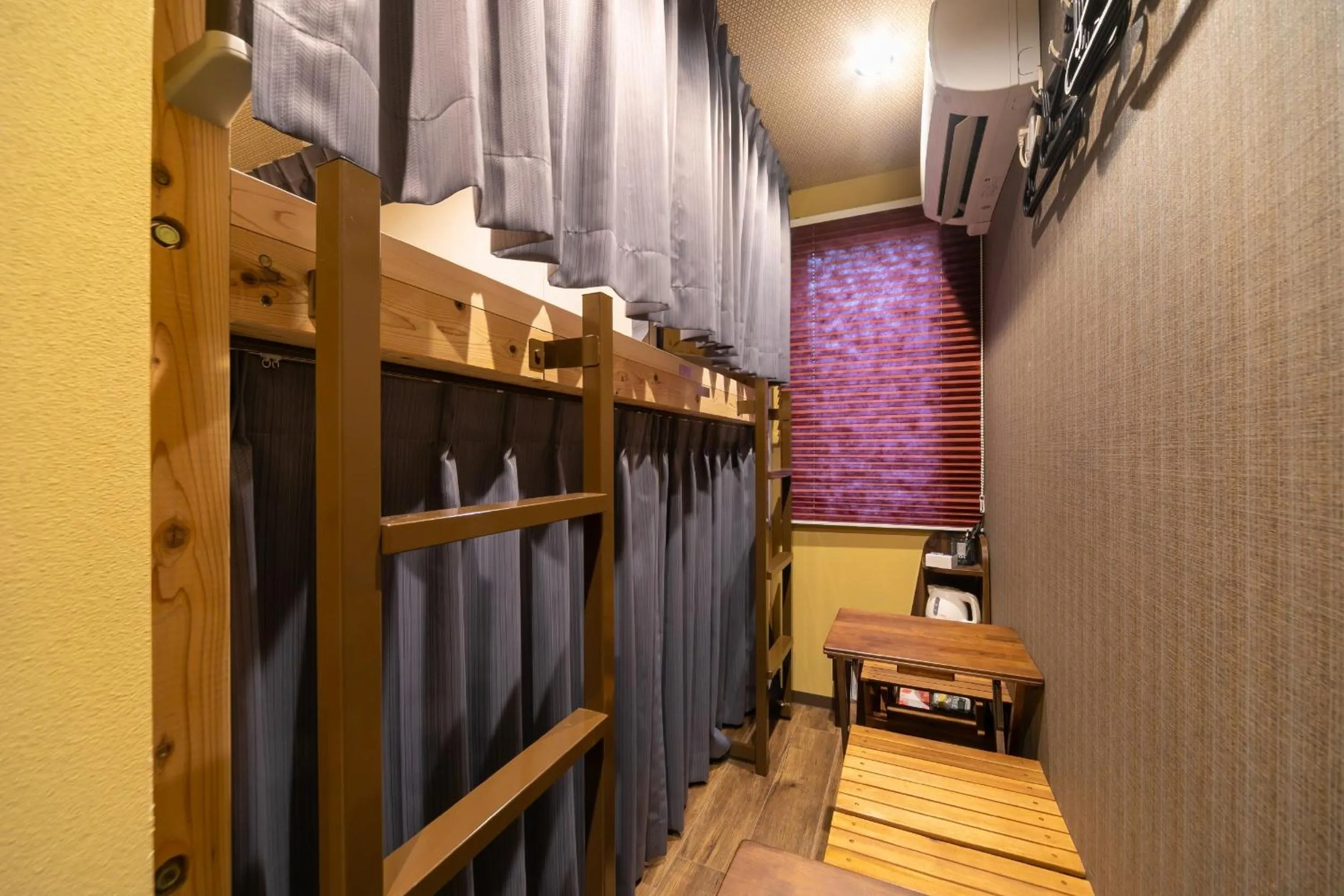 bunk bed in IKIDANE Cozy Hotel Haneda Airport