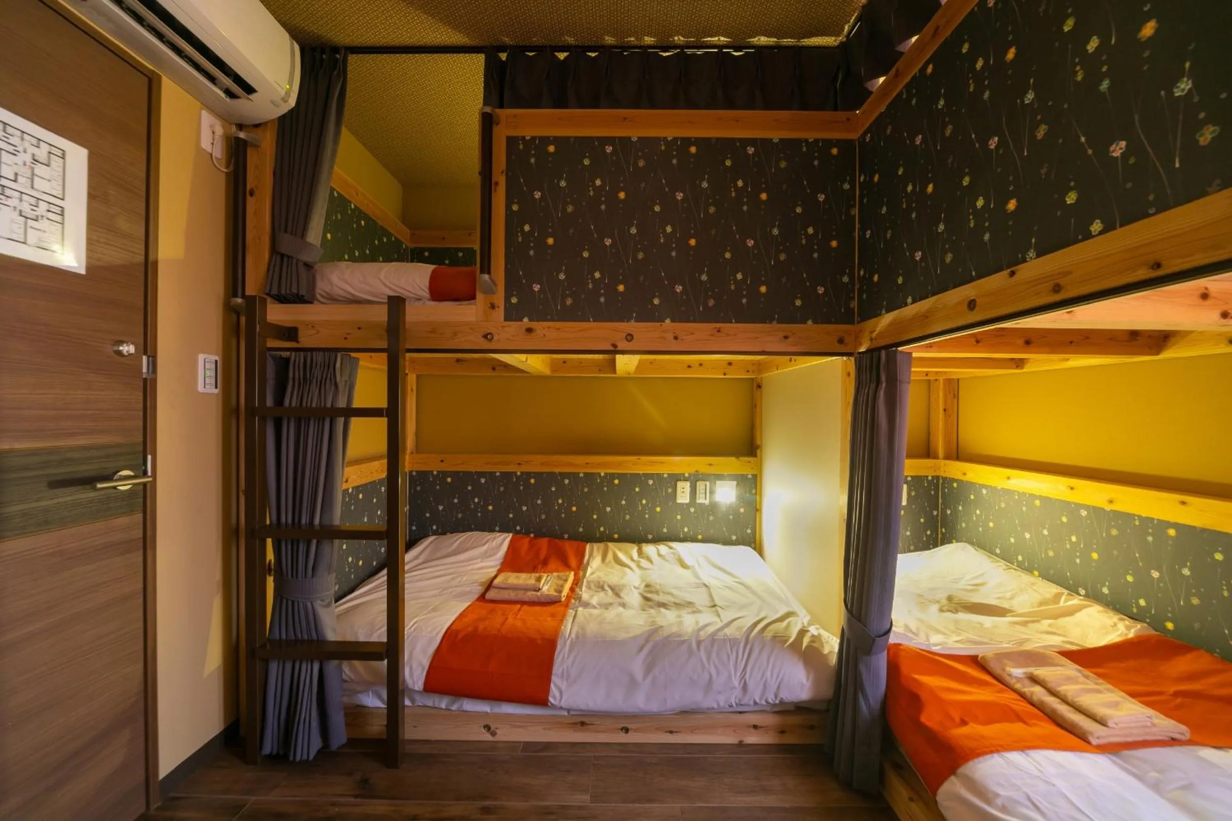 bunk bed, Bed in IKIDANE Cozy Hotel Haneda Airport