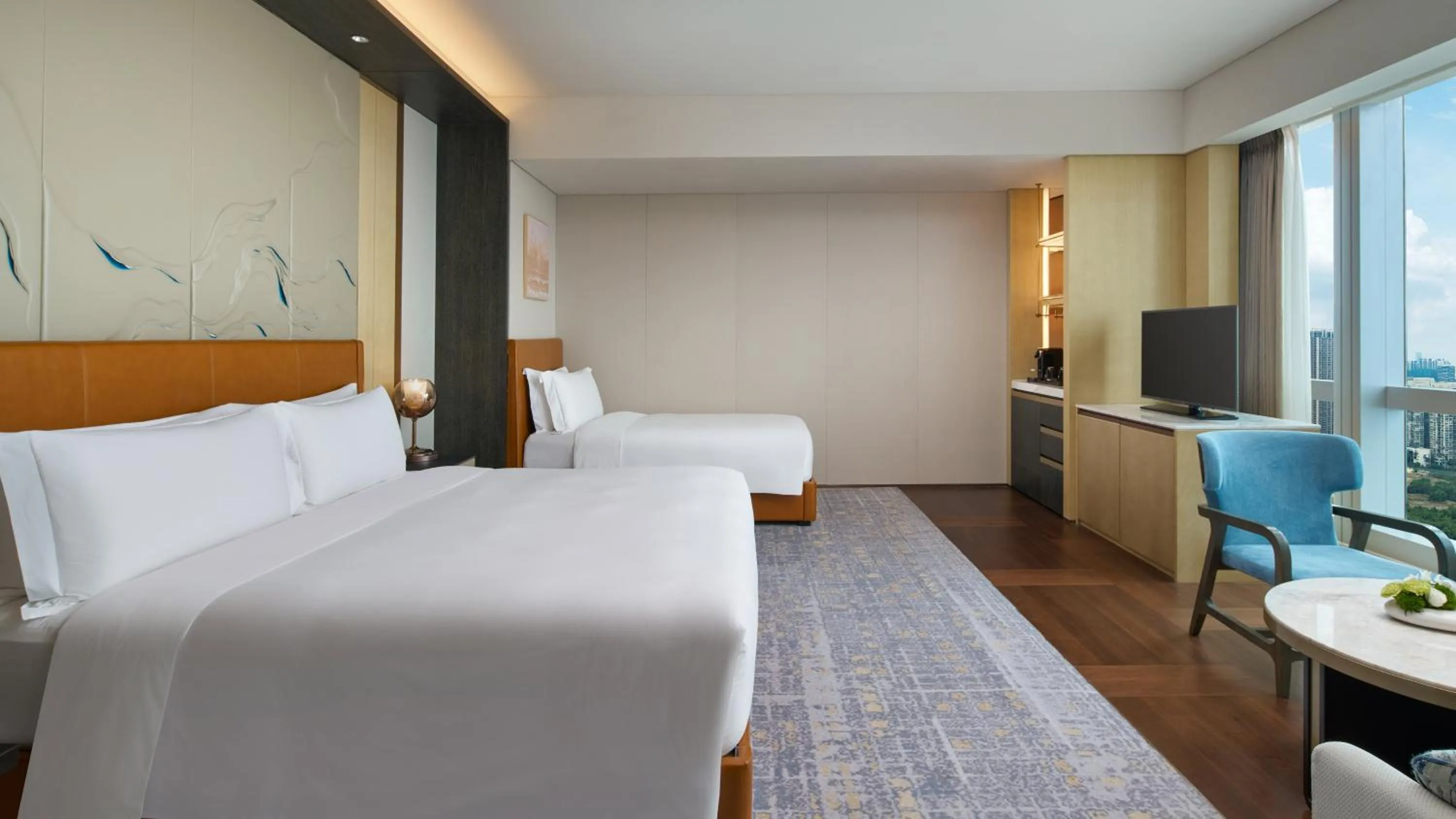 Photo of the whole room, Bed in InterContinental Zhuhai by IHG