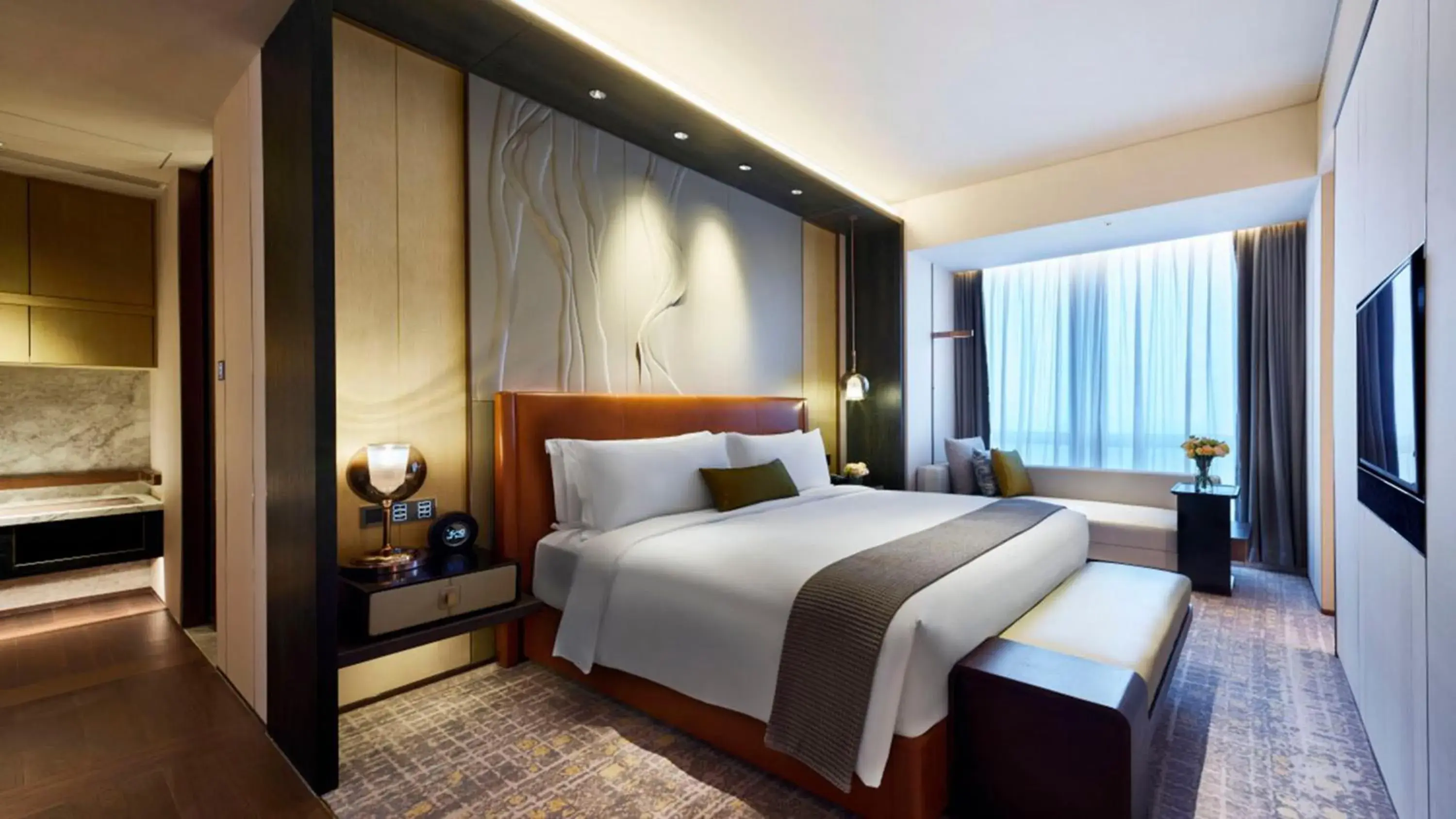 1 King Bed Classic HkZhMo Bdg Sea View in InterContinental Zhuhai by IHG 1 King Bed Classic HkZhMo Bdg Sea View in InterContinental Zhuhai by IHG