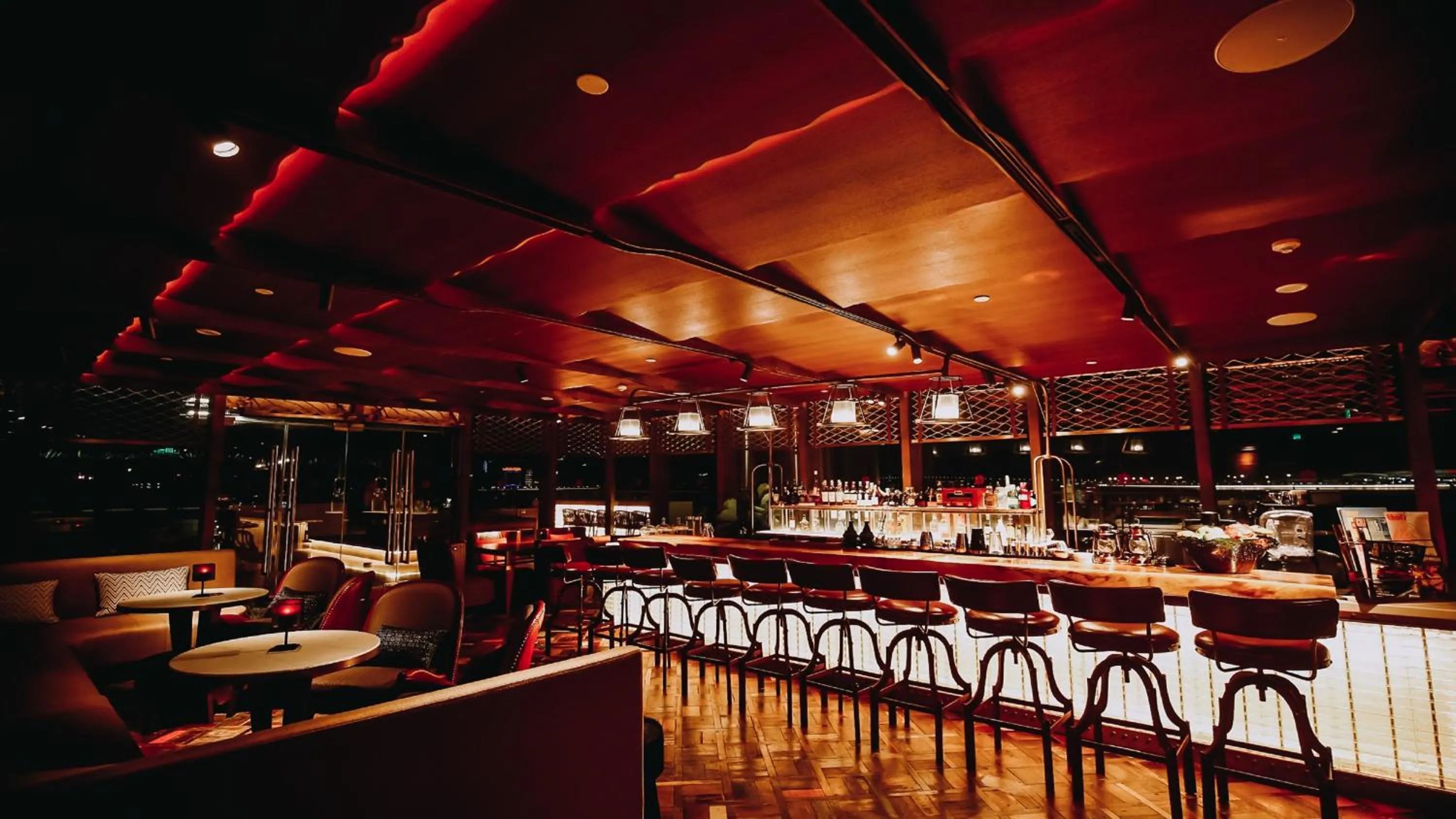 Lounge or bar in InterContinental Zhuhai by IHG