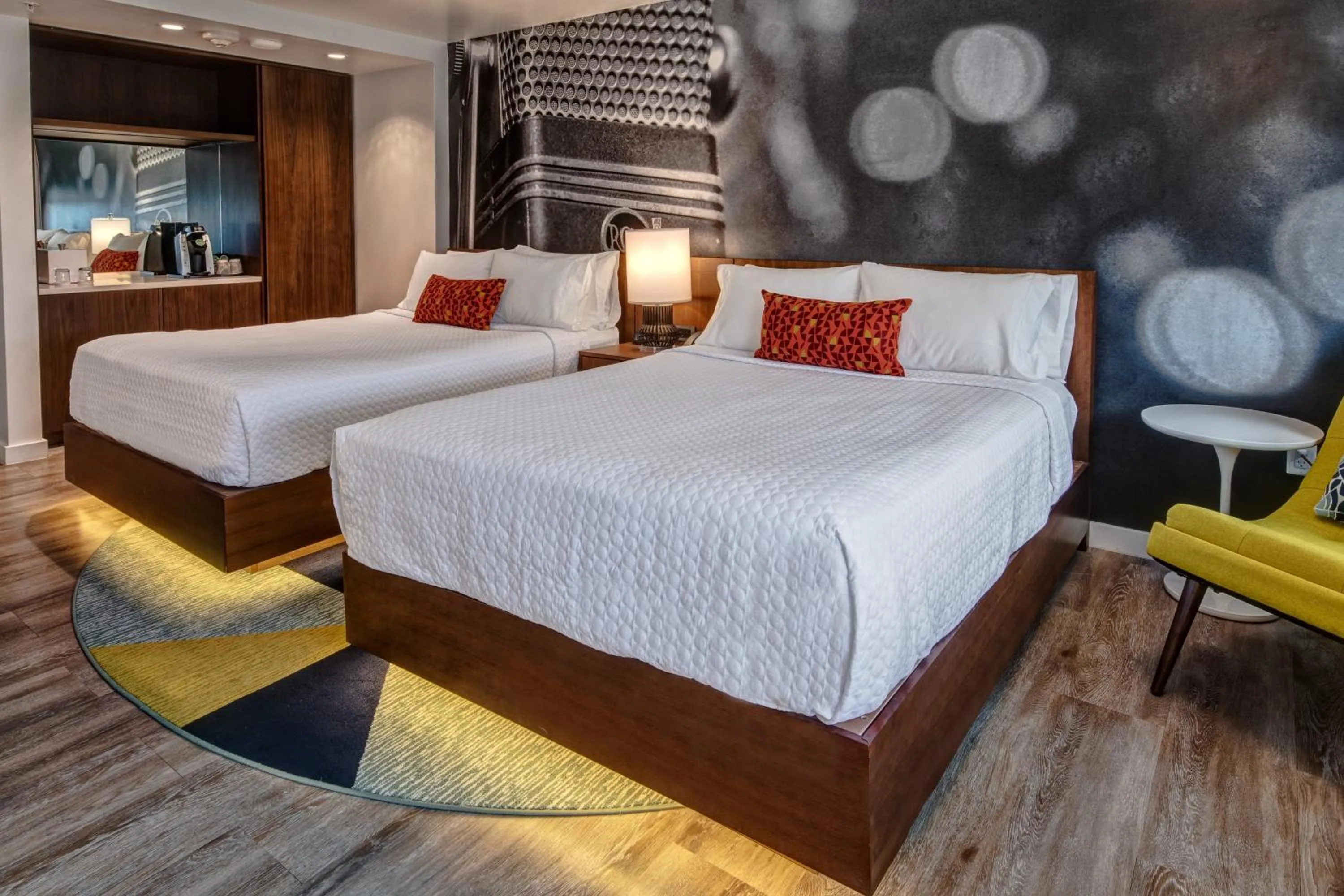 Photo of the whole room, Bed in Hotel Indigo - Memphis Downtown by IHG