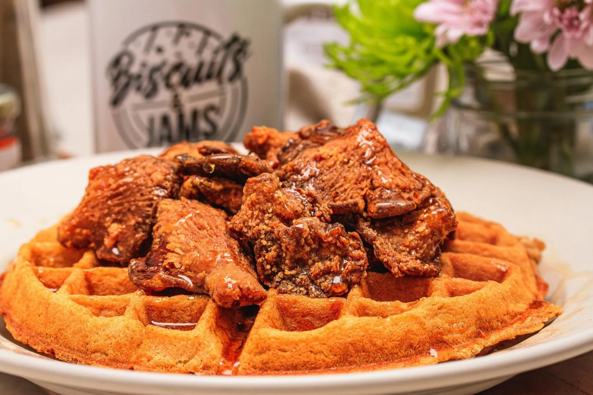 Restaurant/places to eat in Hotel Indigo - Memphis Downtown by IHG