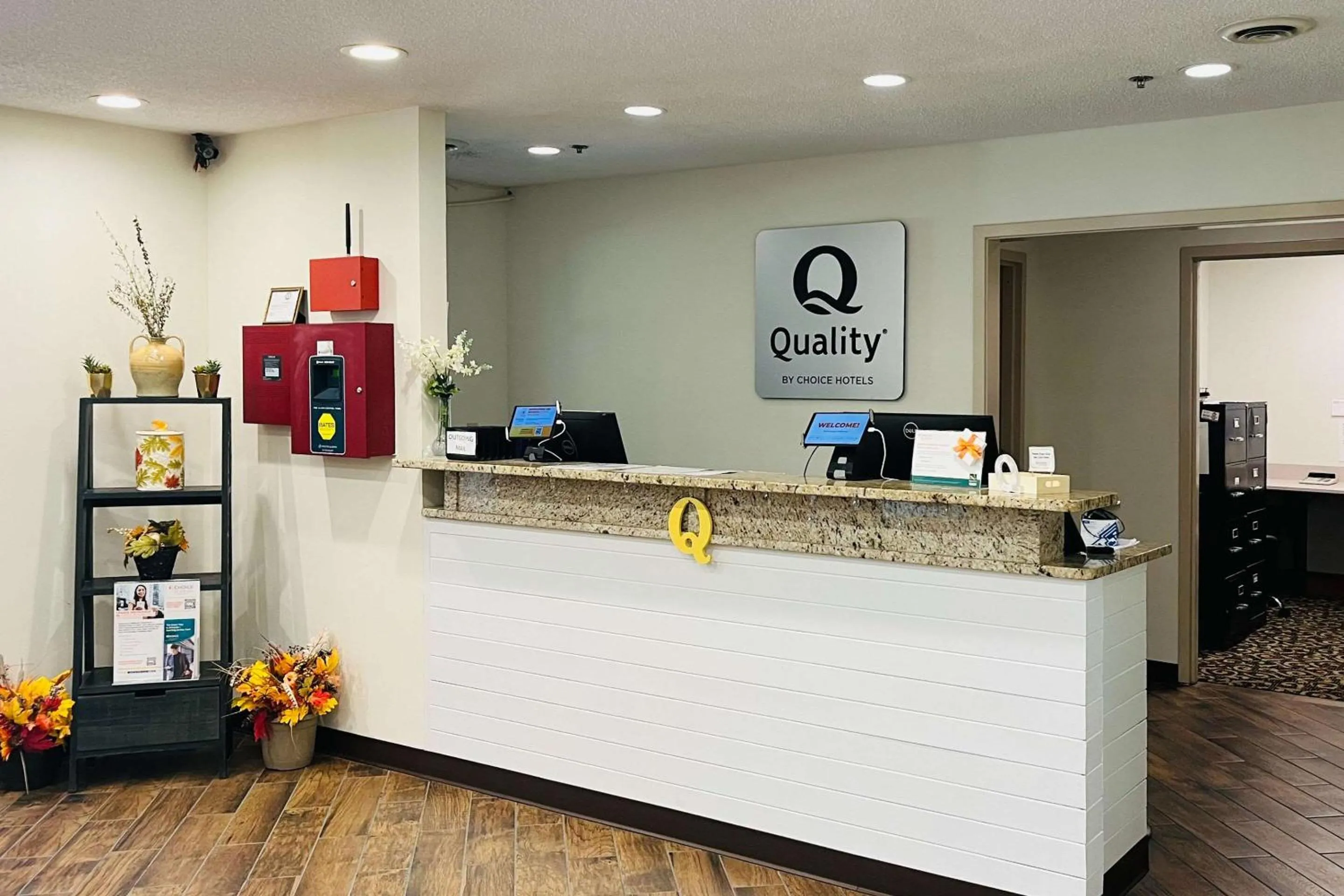 Lobby or reception in Quality Inn & Suites Prestonsburg next to Mountain Arts Center