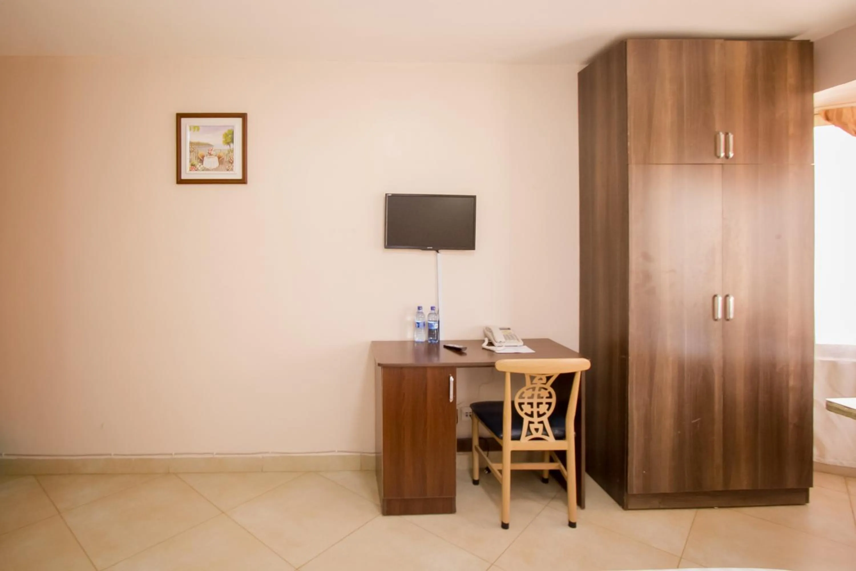 Seating area, TV/Entertainment Center in Paleo Hotel and Spa