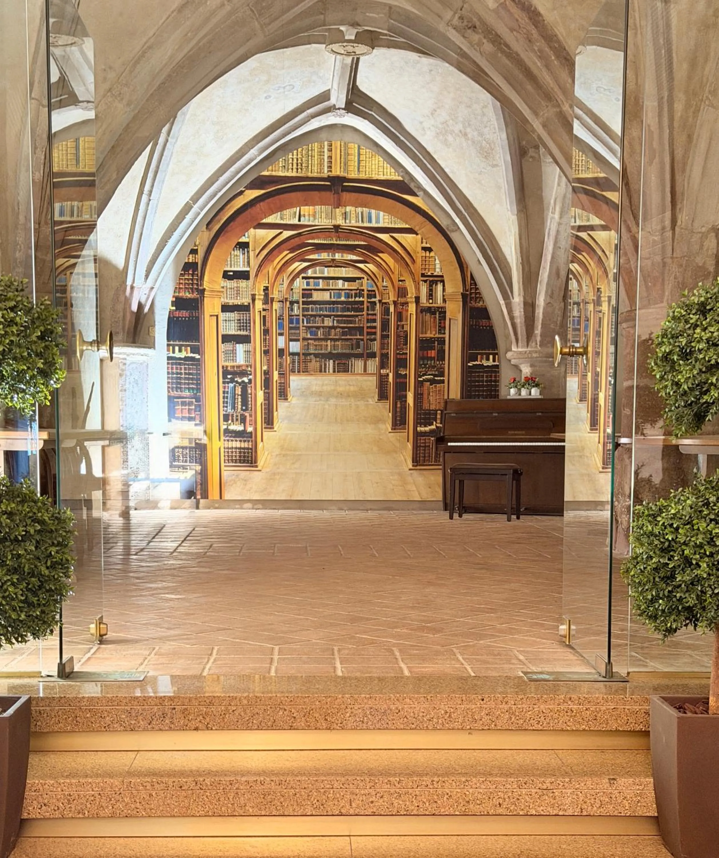 Property building in Logis Hôtel de Paris - Restaurant - Pâtisserie