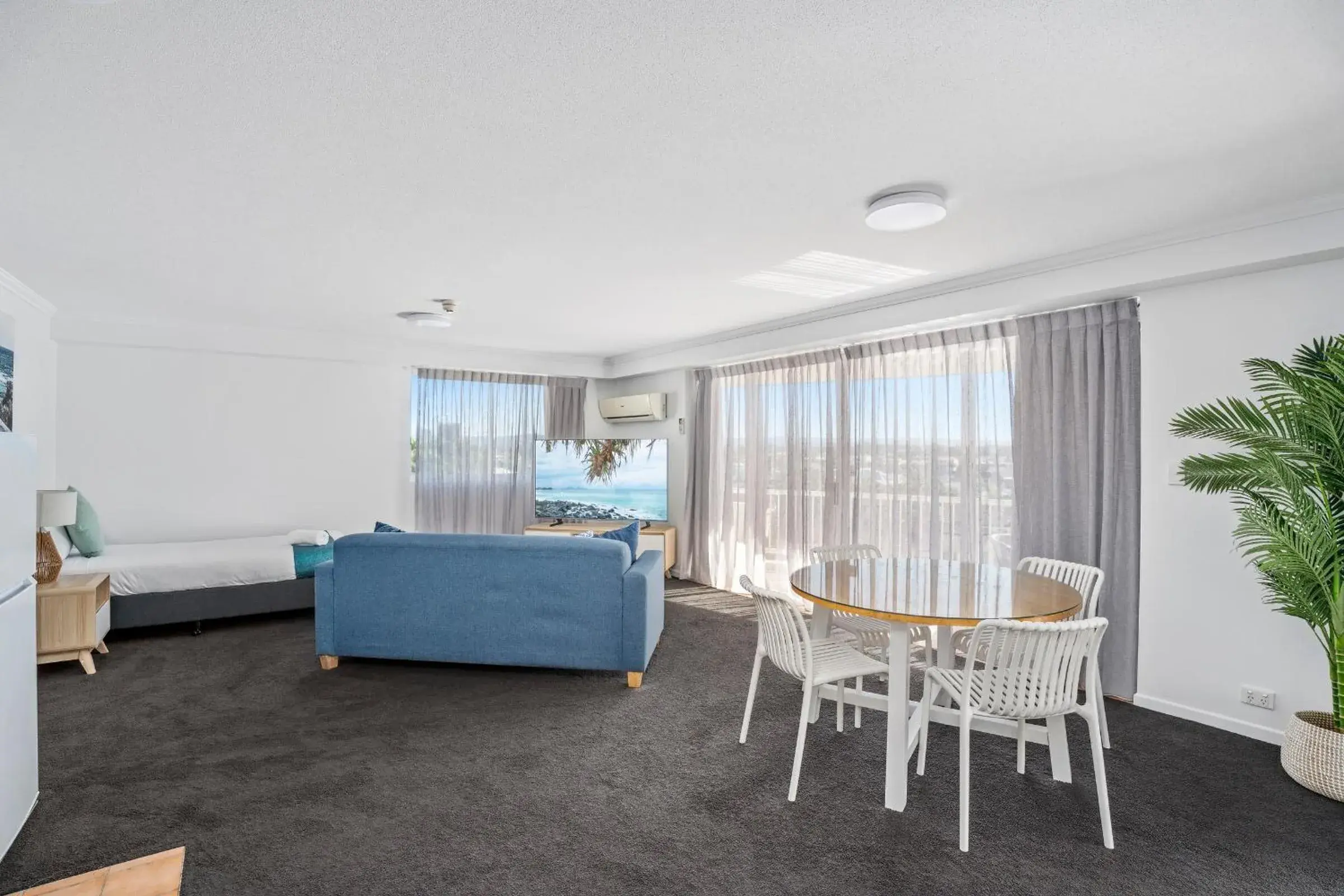 One-Bedroom Queen + Single in Sovereign on the Gold Coast One-Bedroom Queen + Single in Sovereign on the Gold Coast