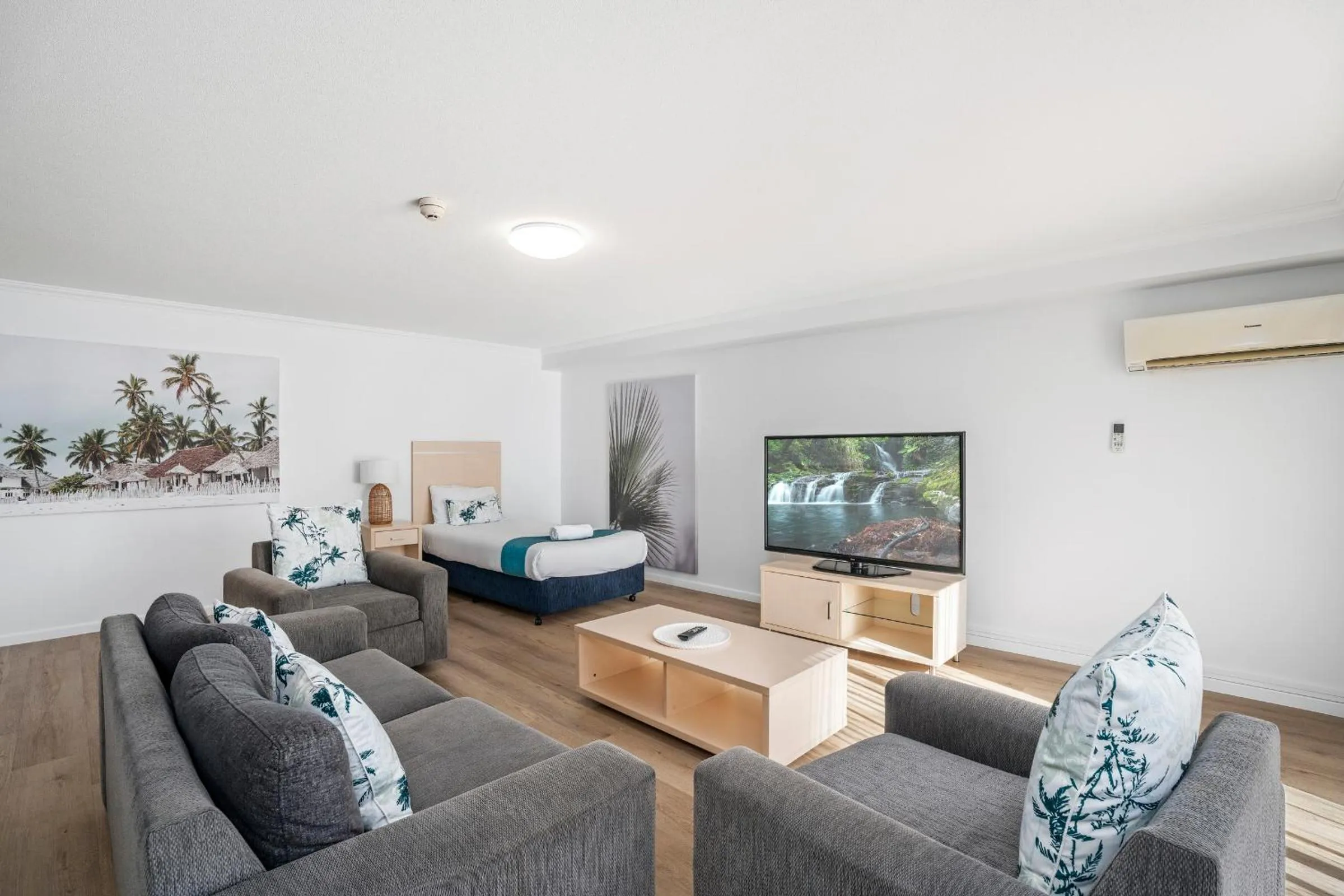 Communal lounge/ TV room in Sovereign on the Gold Coast