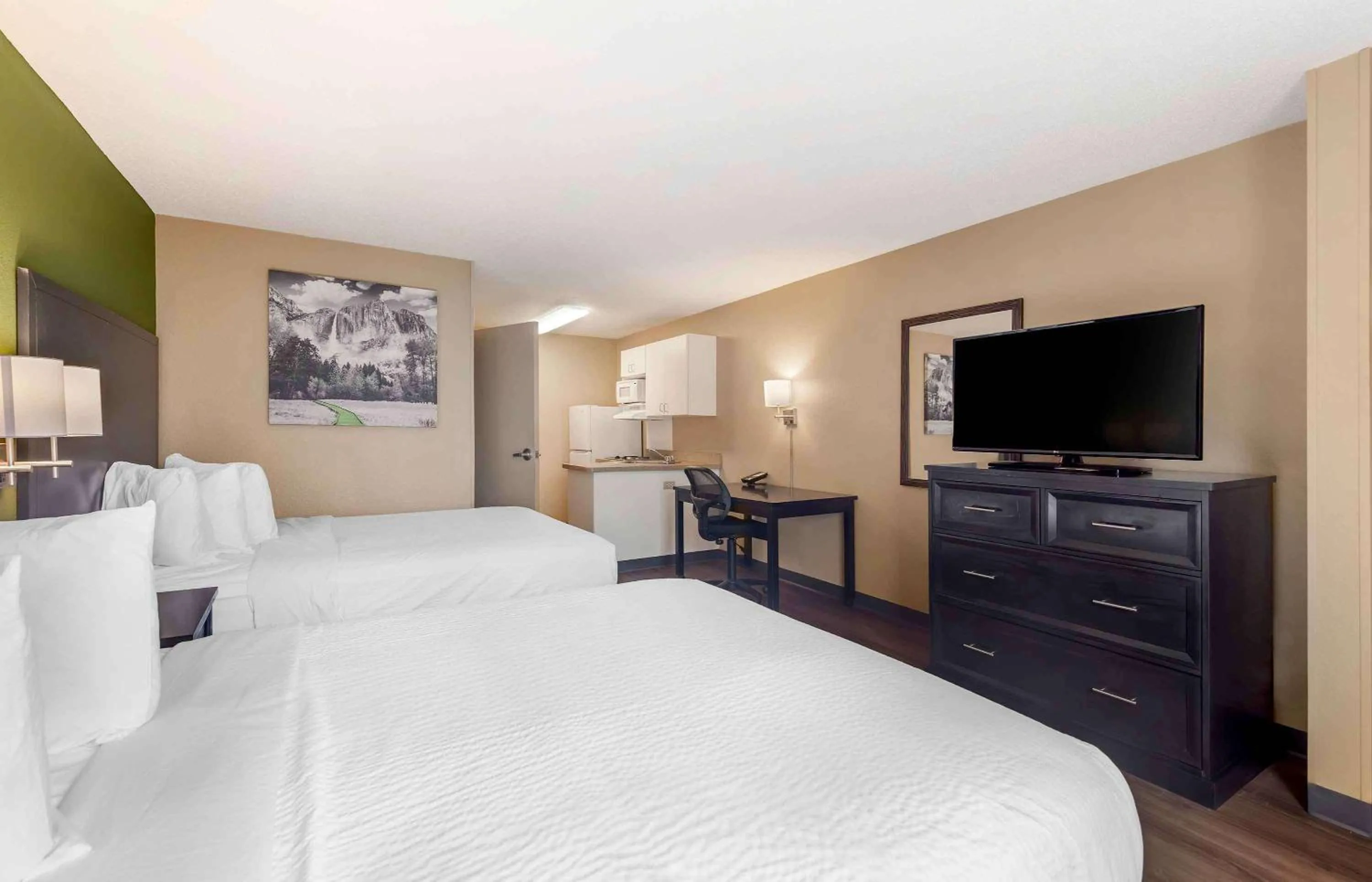 Bedroom, Bed in Extended Stay America Suites - Memphis - Germantown West