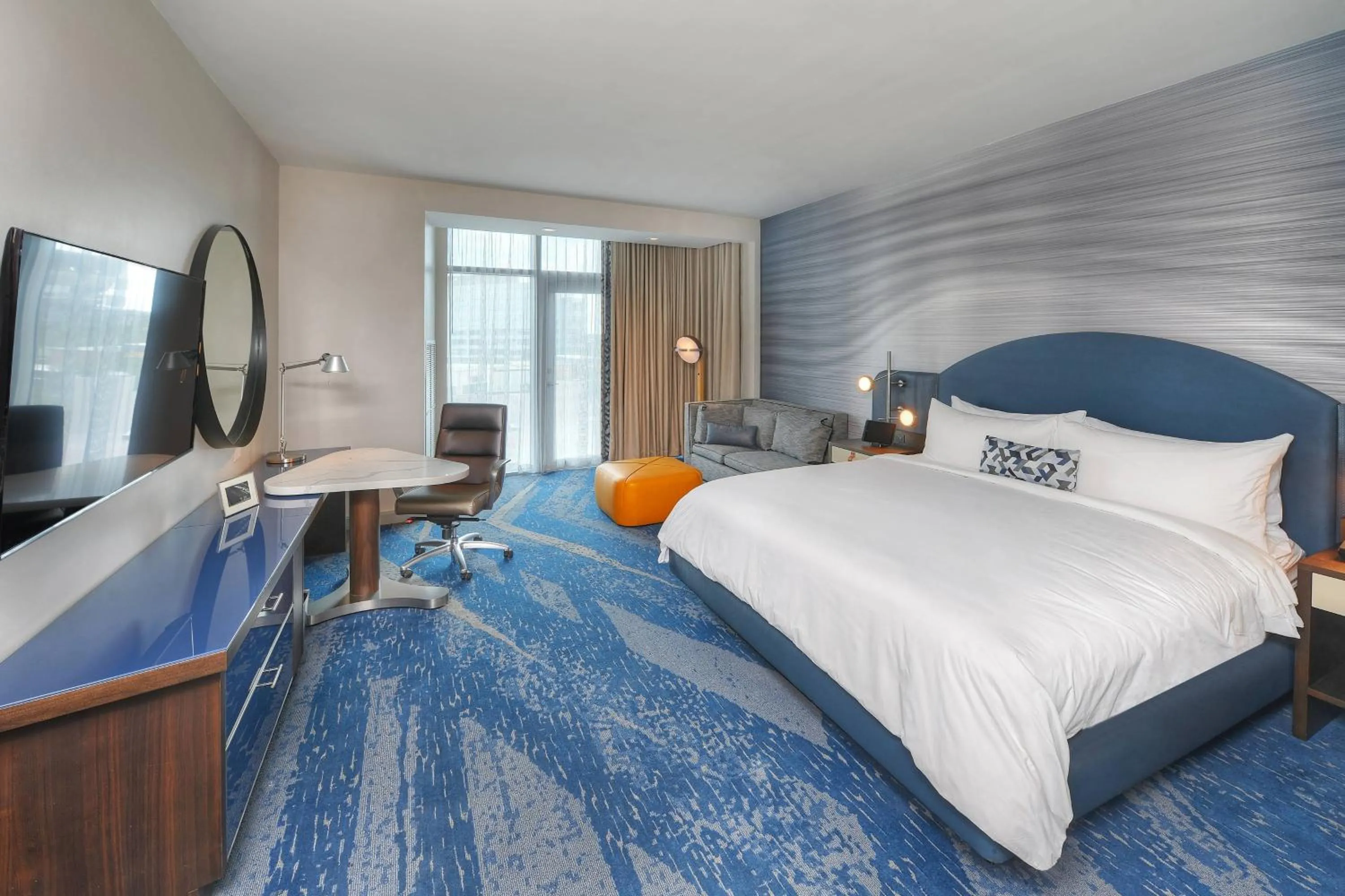 Photo of the whole room, Bed in The Daytona, Autograph Collection