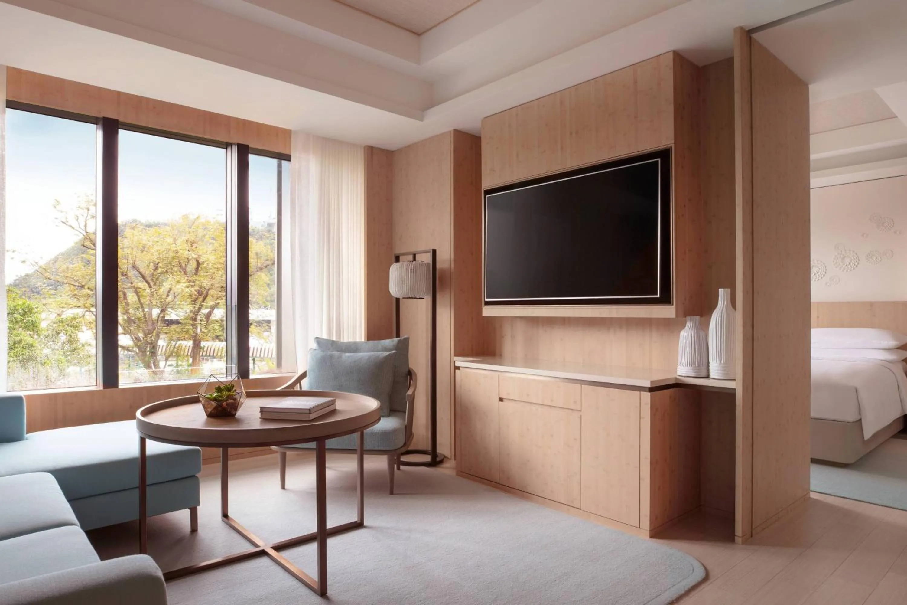 Living room, Bed in Hong Kong Ocean Park Marriott Hotel