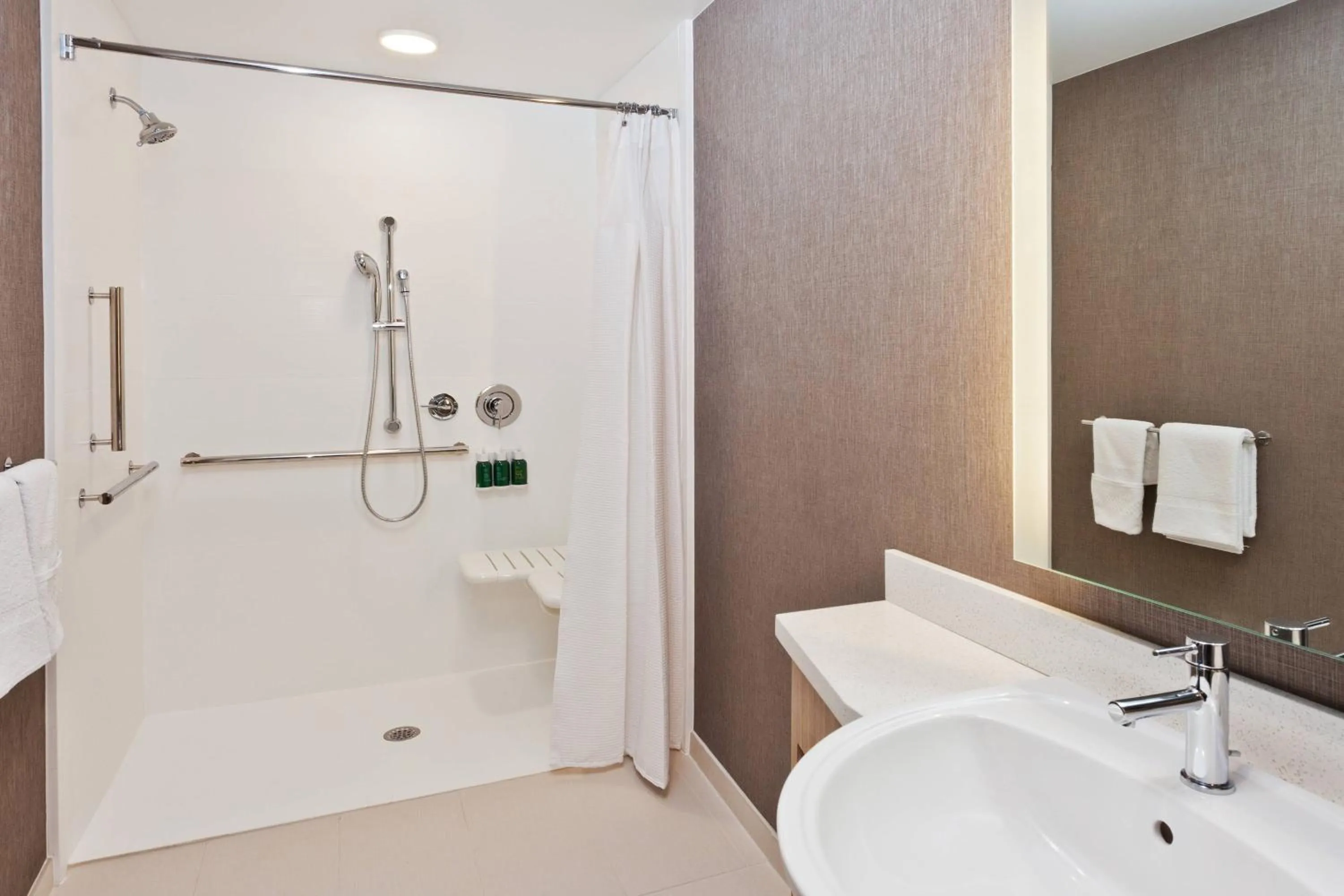 Bathroom in SpringHill Suites by Marriott Montgomery Prattville/Millbrook