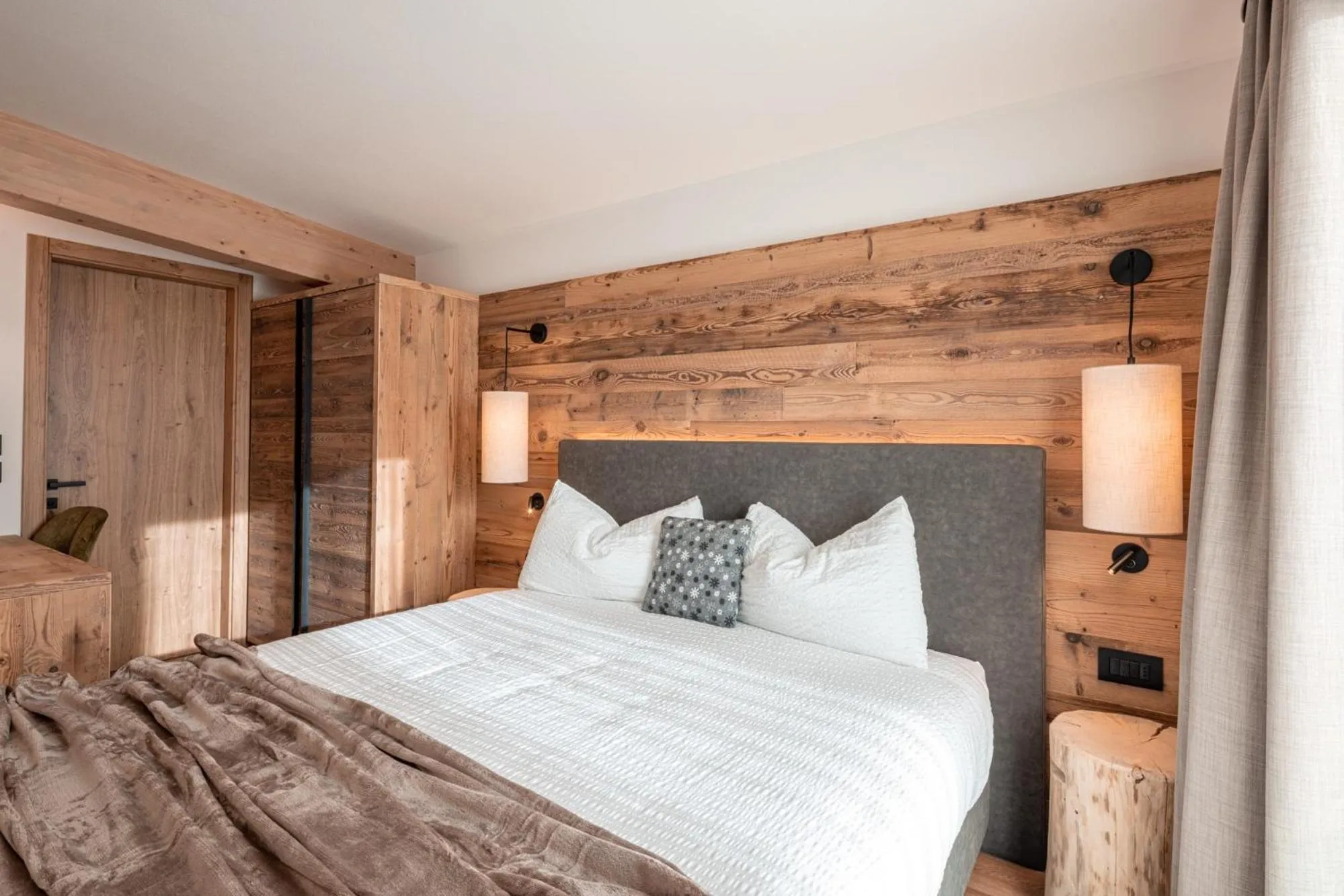 Bed in Albergo Vezzana