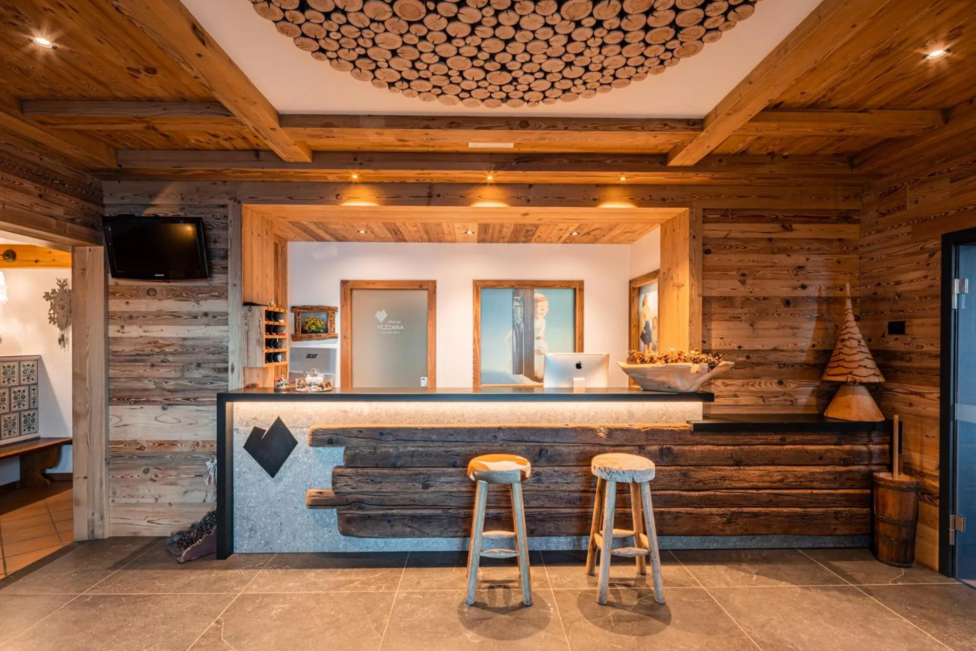 Lobby or reception in Albergo Vezzana