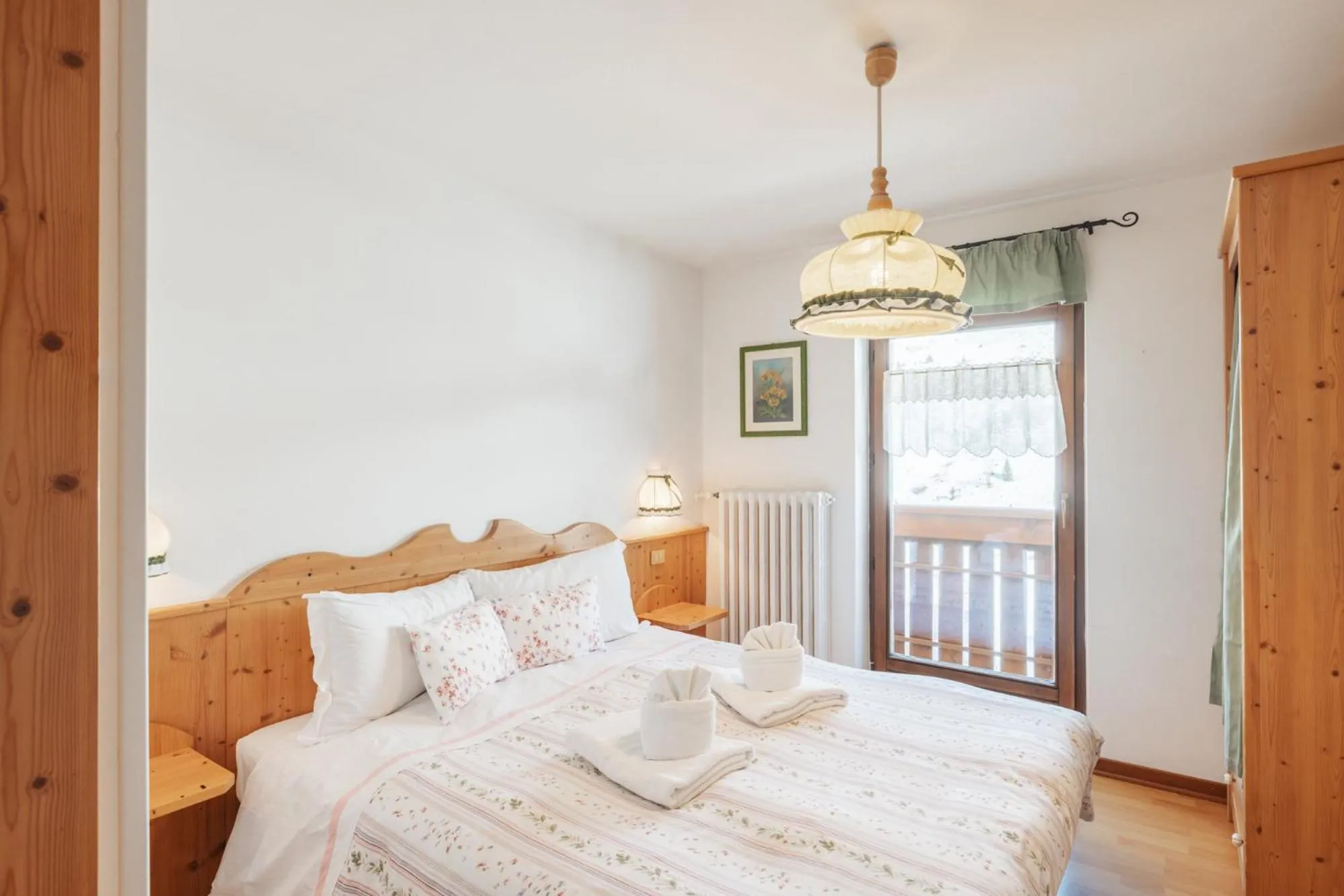 Bed in Albergo Vezzana