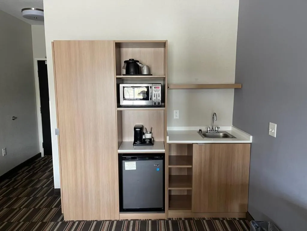 Kitchen or kitchenette in Microtel Inn & Suites by Wyndham Carlisle