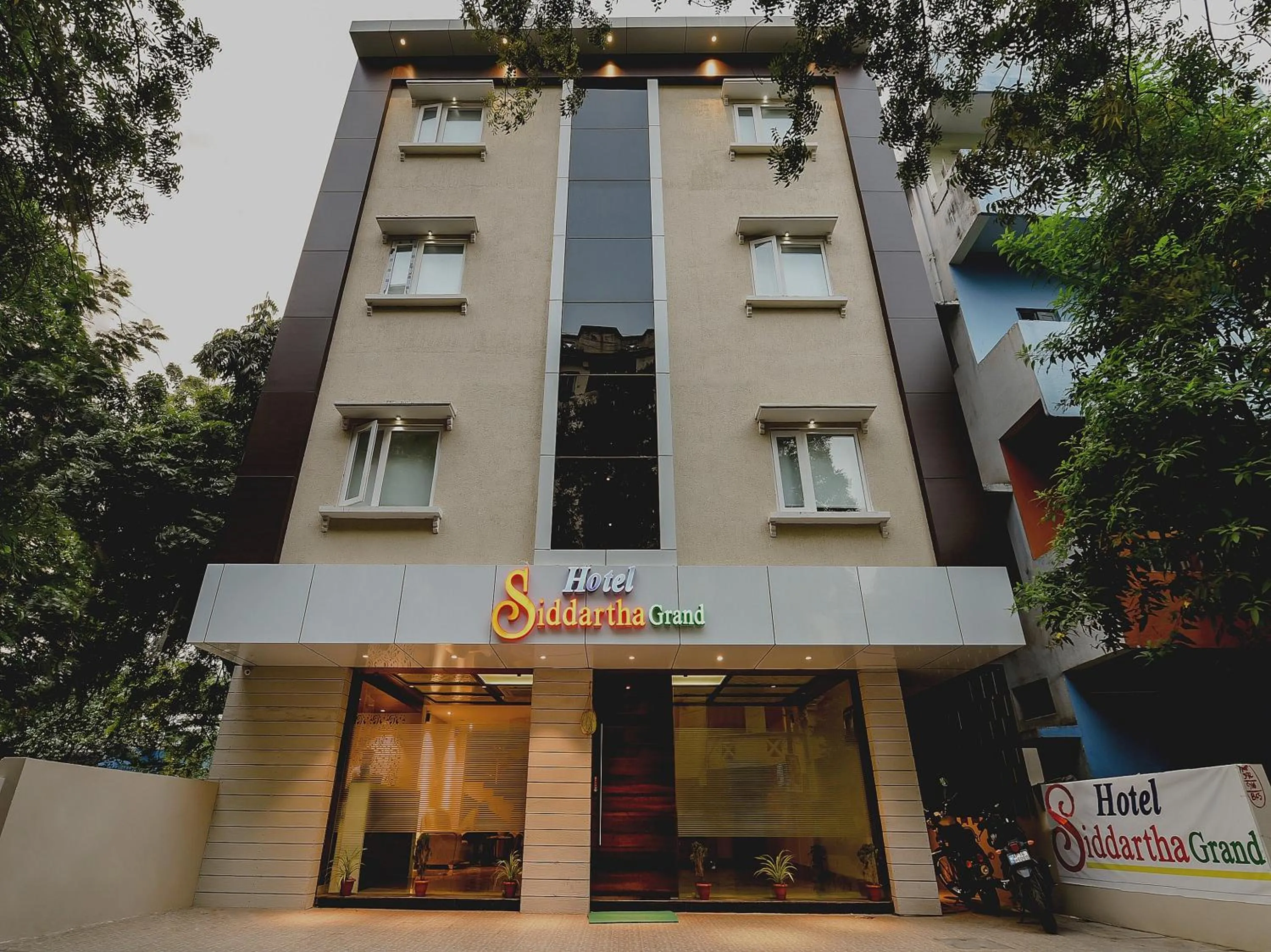 Facade/entrance in Super Capital O Siddartha Grand