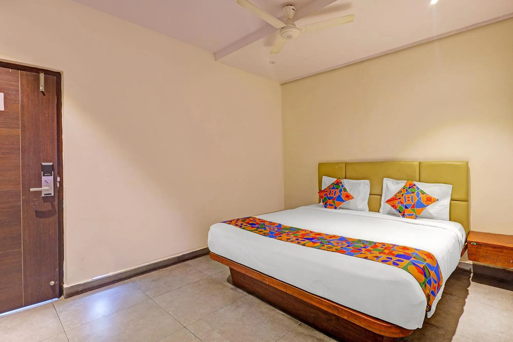 Bed in FabHotel Siddarth Grand