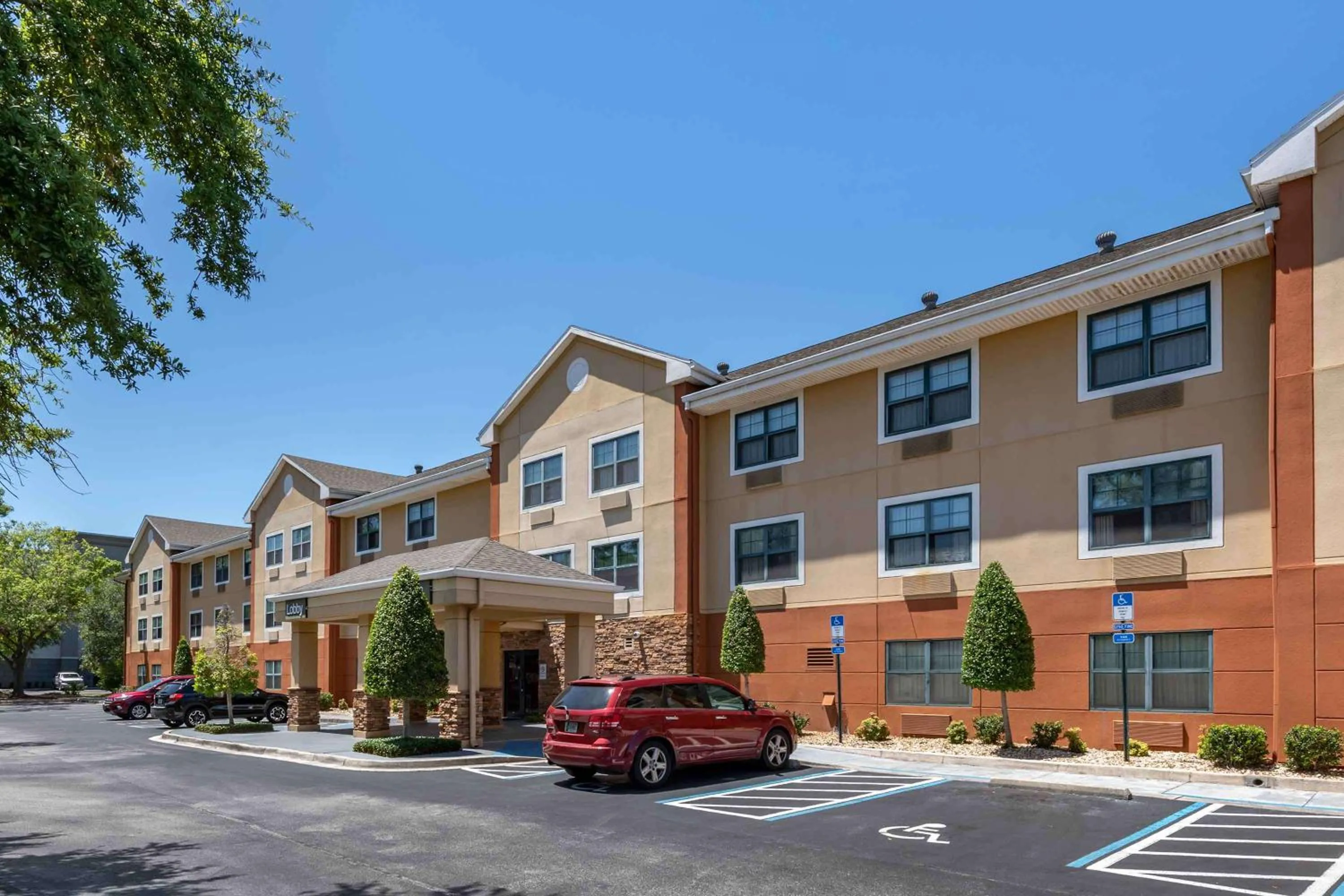 Property building in Extended Stay America Suites - Jacksonville - Riverwalk - Convention Center