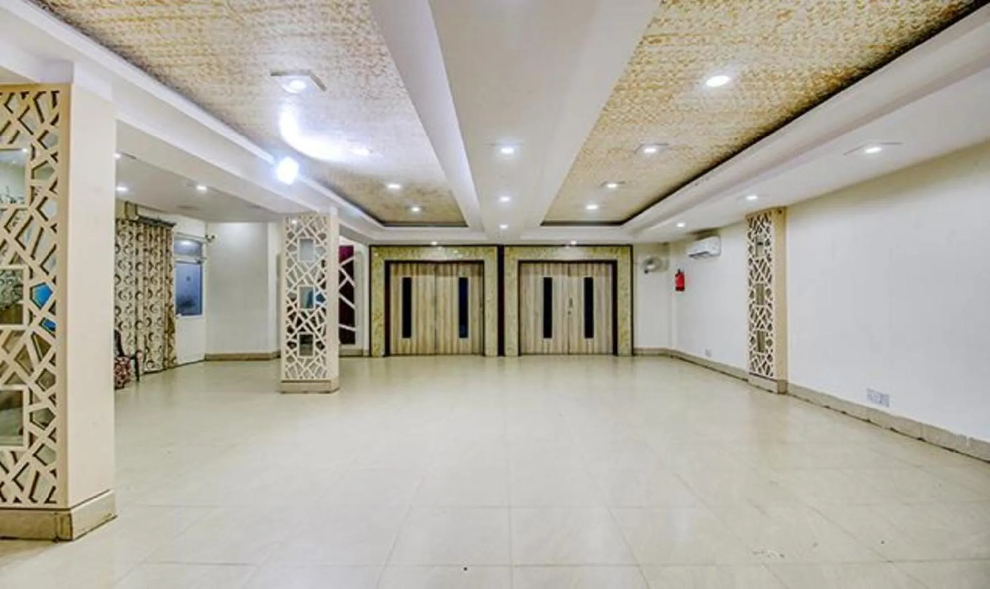 Banquet/Function facilities in FabHotel Silver Inn I