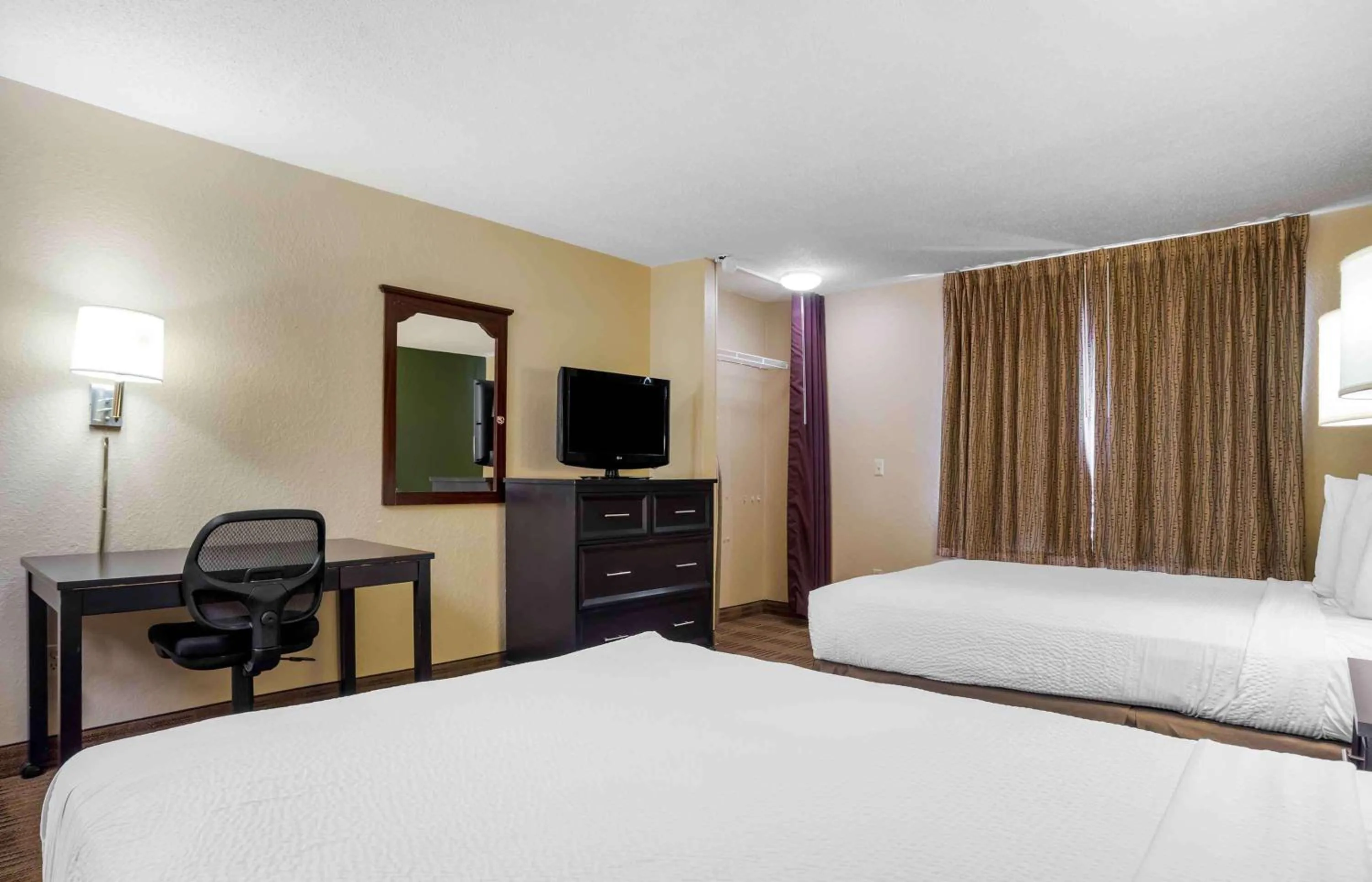 Bedroom, Bed in Extended Stay America Suites - Pensacola - University Mall