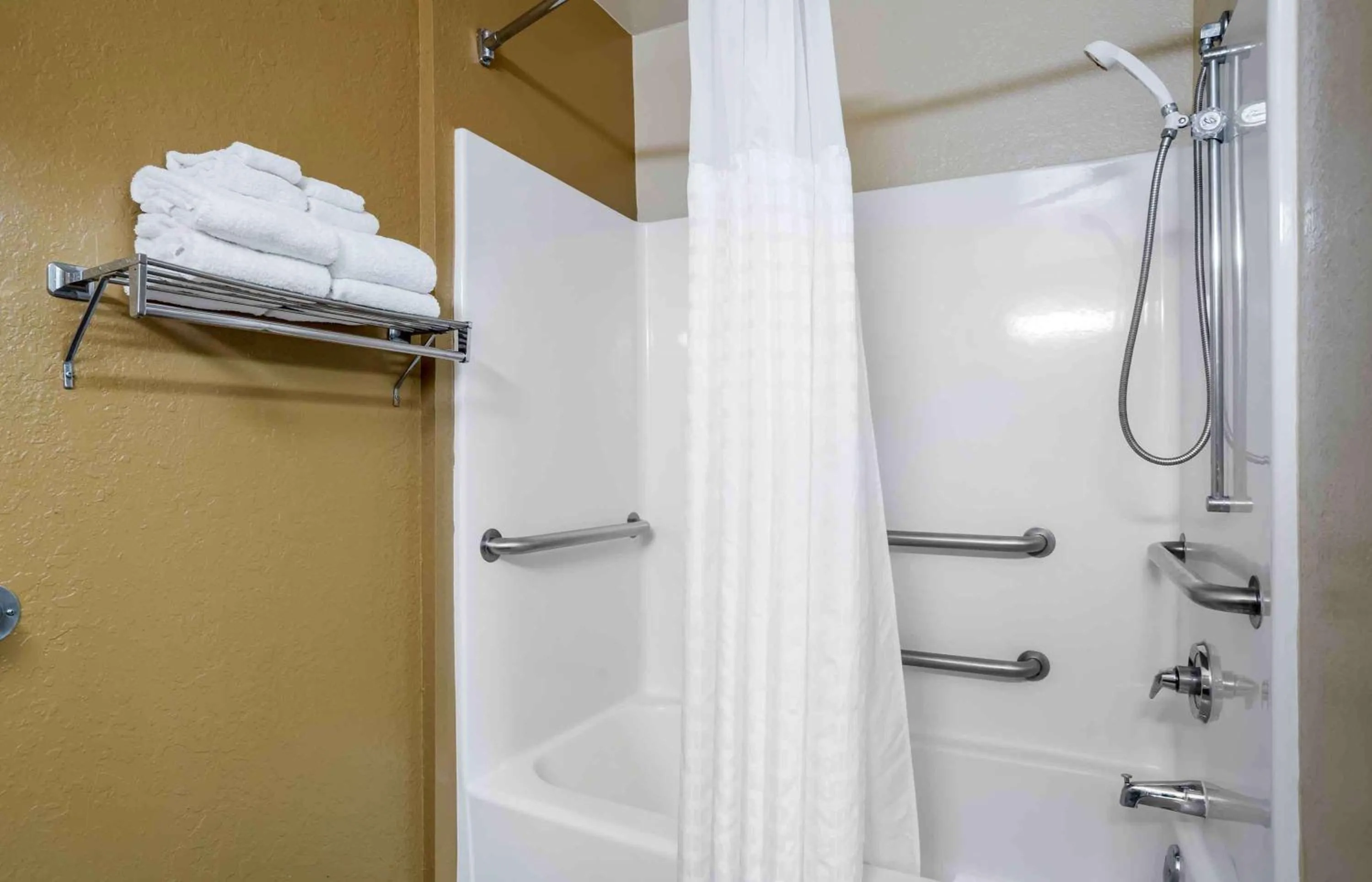 Bathroom in Extended Stay America Suites - Pensacola - University Mall