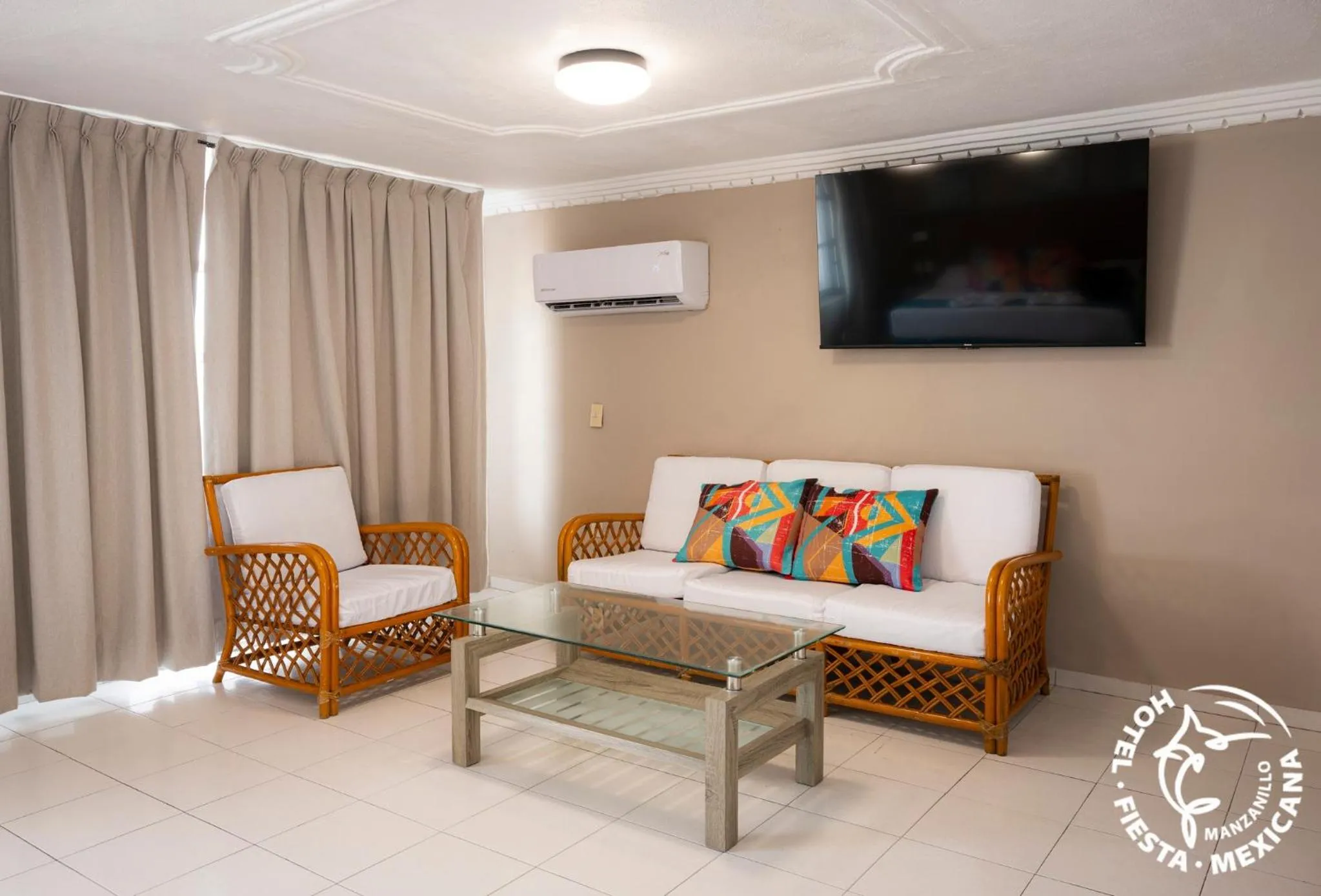 Photo of the whole room in Hotel Fiesta Mexicana