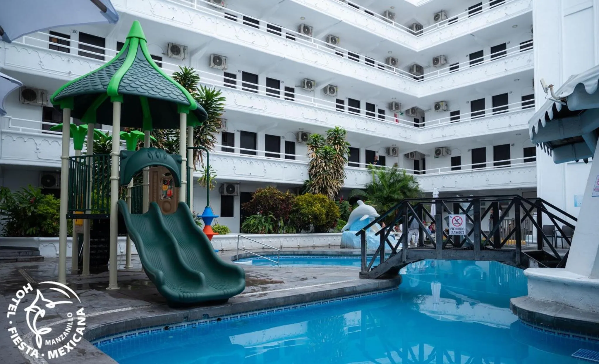 Swimming pool in Hotel Fiesta Mexicana