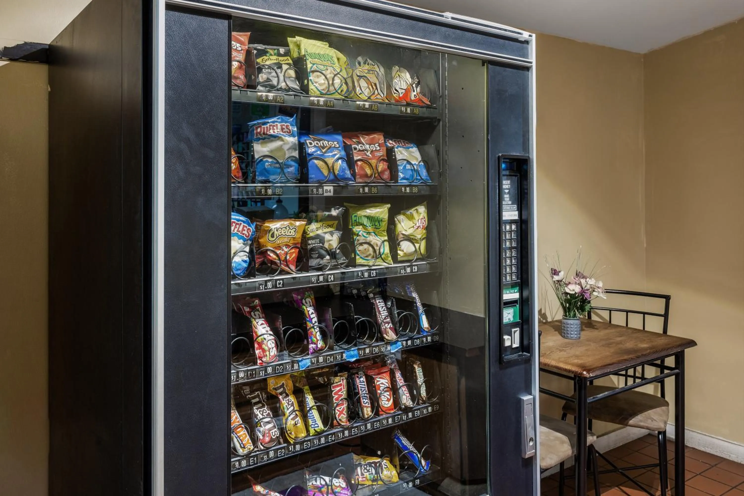 vending machine in Knights Inn Ashland