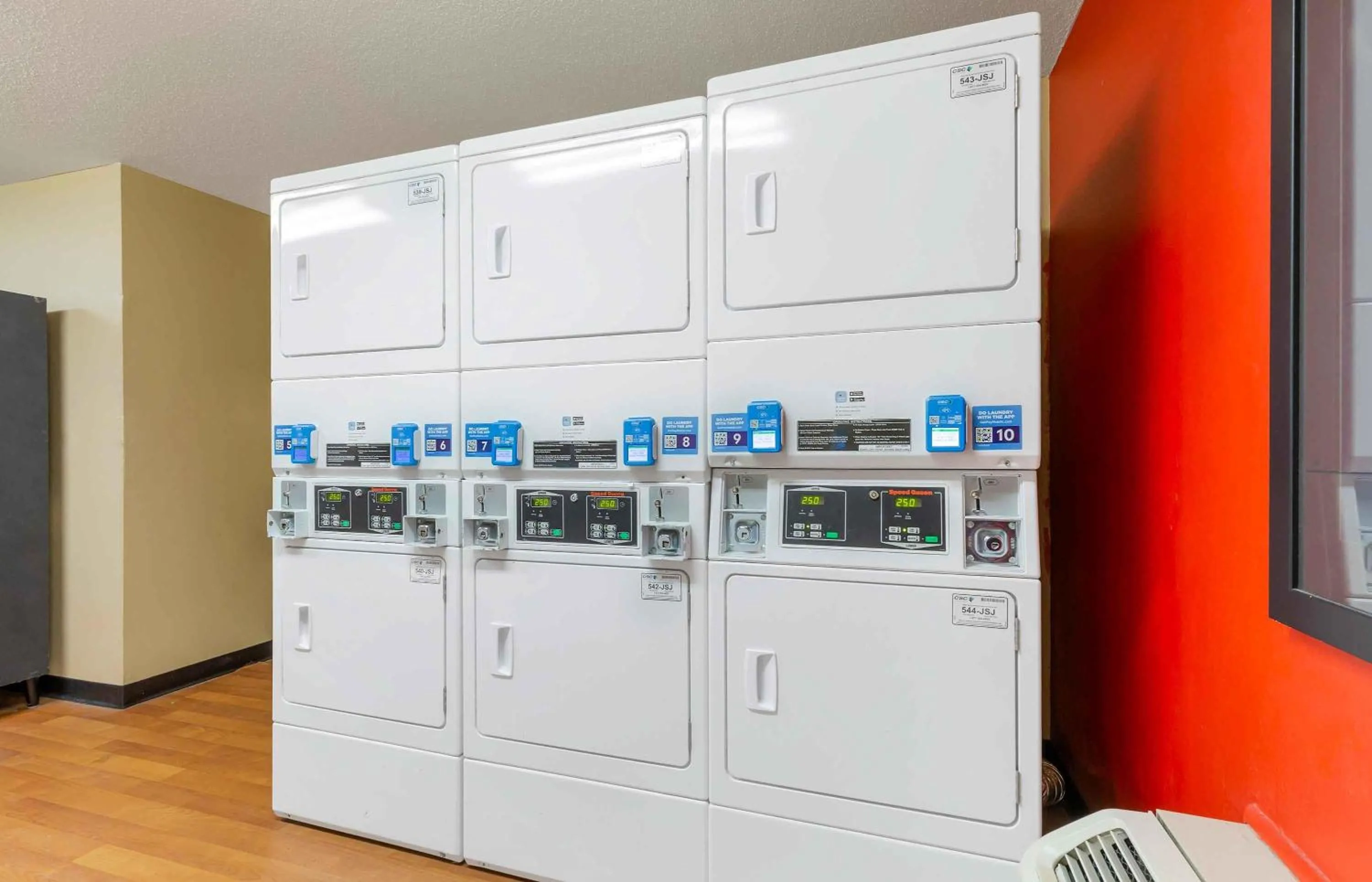 Property building in Extended Stay America Suites - Baltimore - BWI Airport - Aero Dr