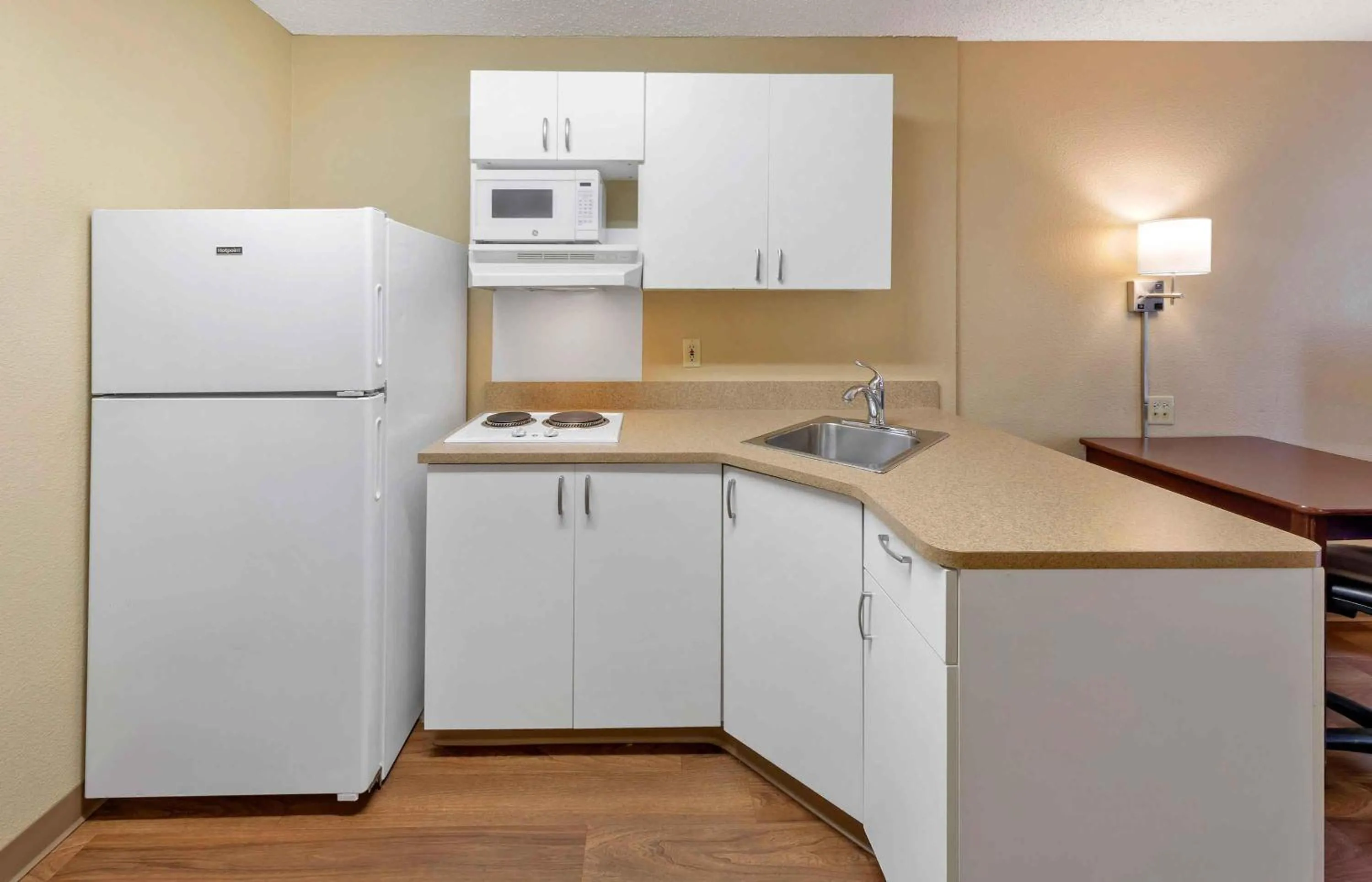 Kitchen or kitchenette in Extended Stay America Suites - Baltimore - BWI Airport - Aero Dr