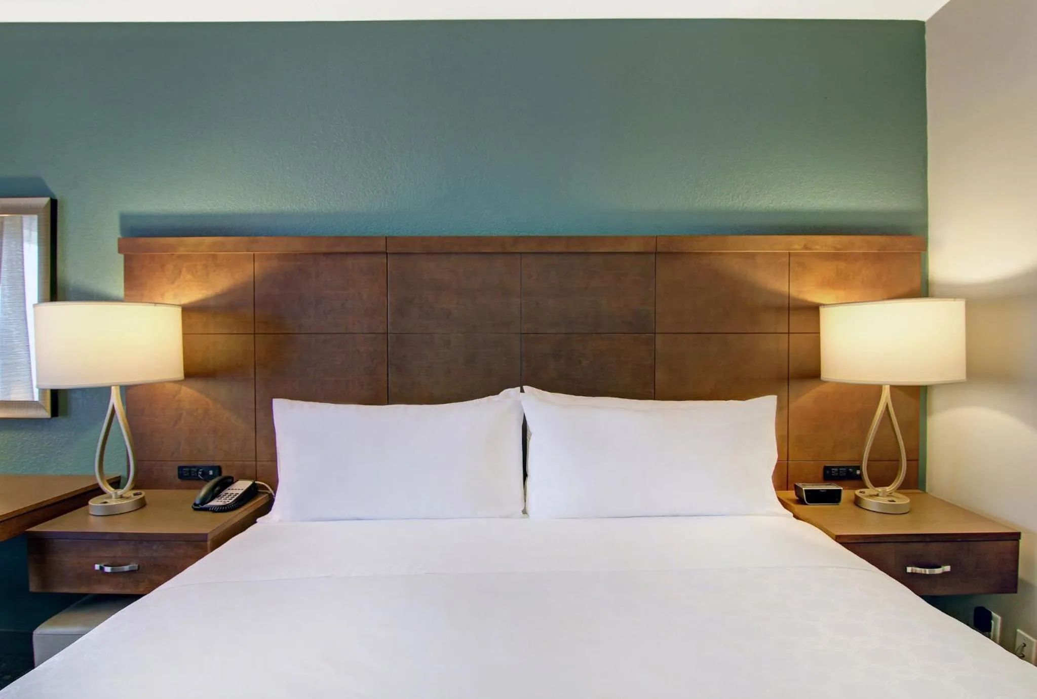 Photo of the whole room, Bed in Staybridge Suites Toronto - Vaughan South by IHG