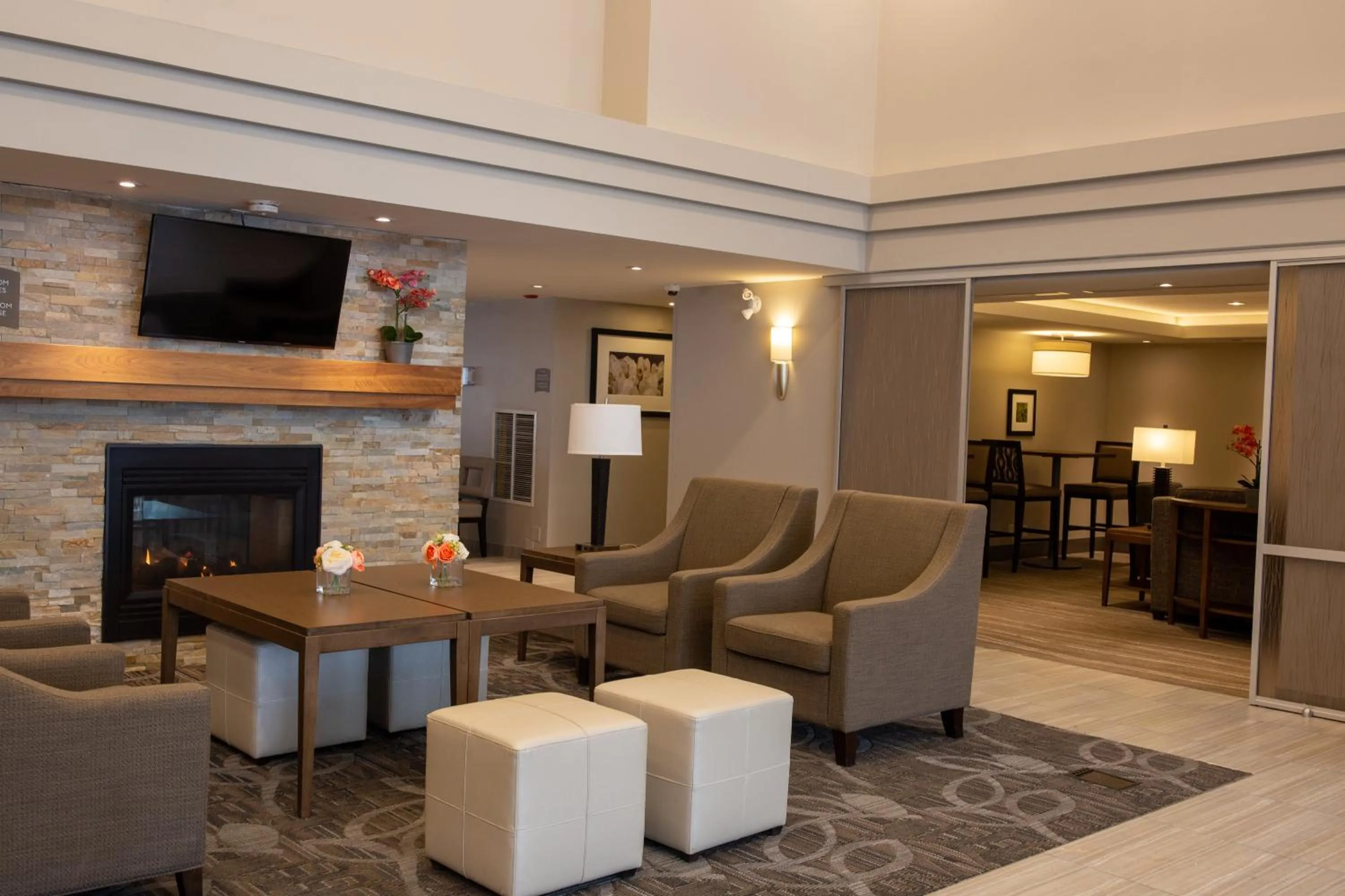 Lobby or reception in Staybridge Suites Toronto - Vaughan South by IHG