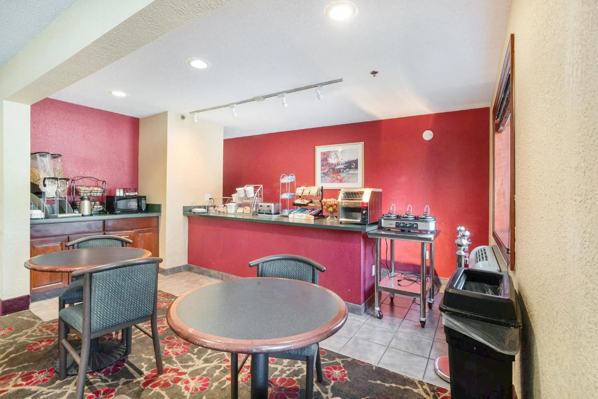 Breakfast in Super 8 by Wyndham Mt. Pleasant