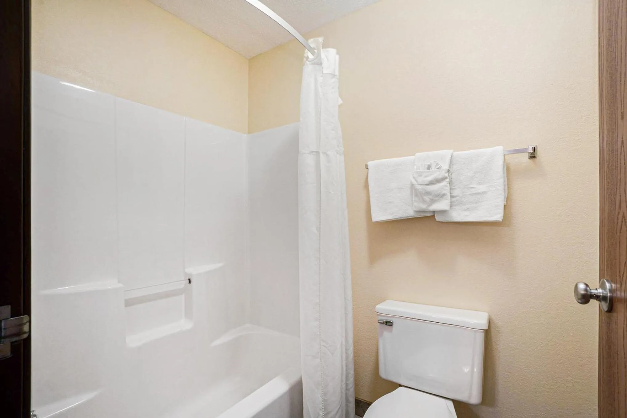 Super 8 by Wyndham Mt. Pleasant