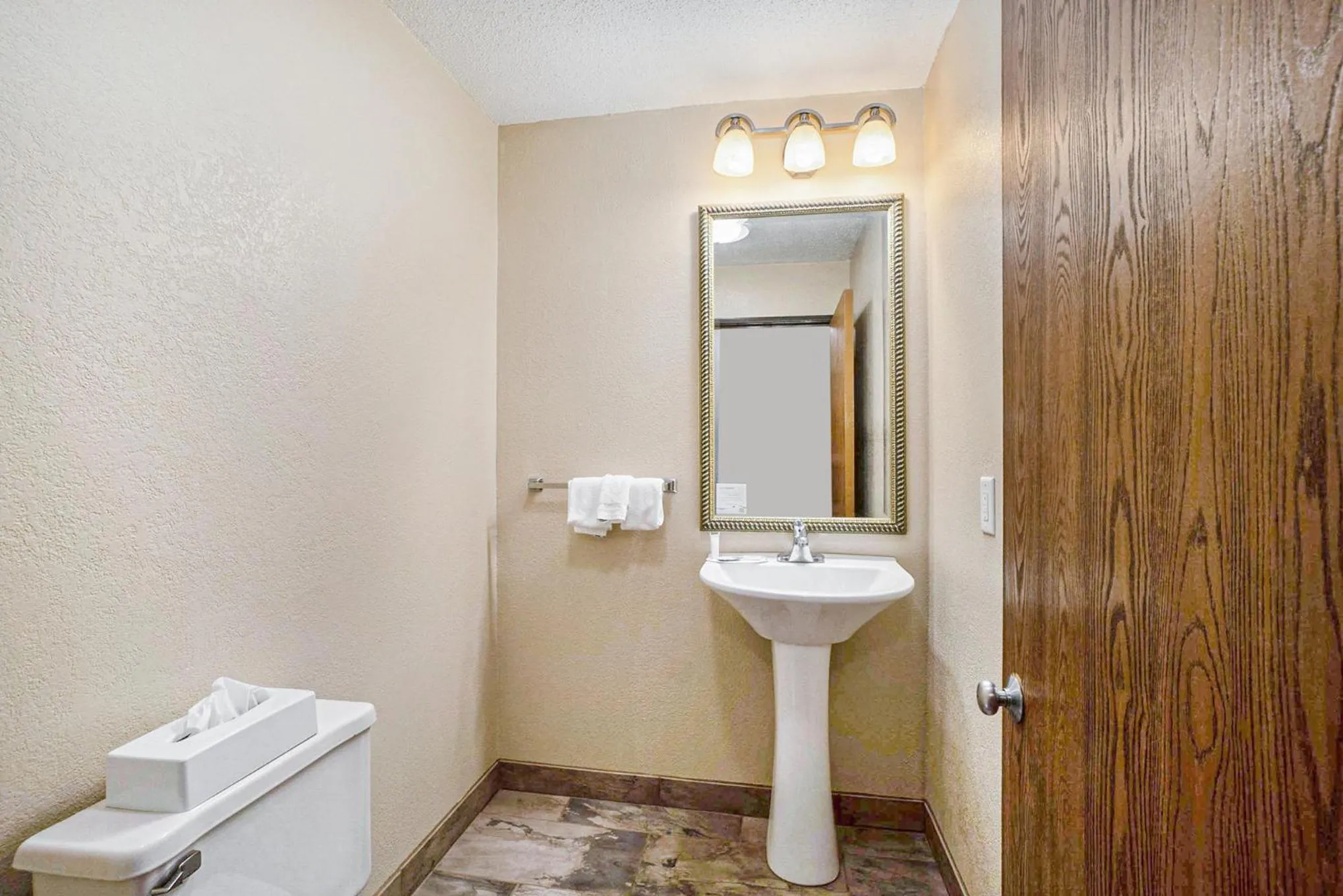 Super 8 by Wyndham Mt. Pleasant