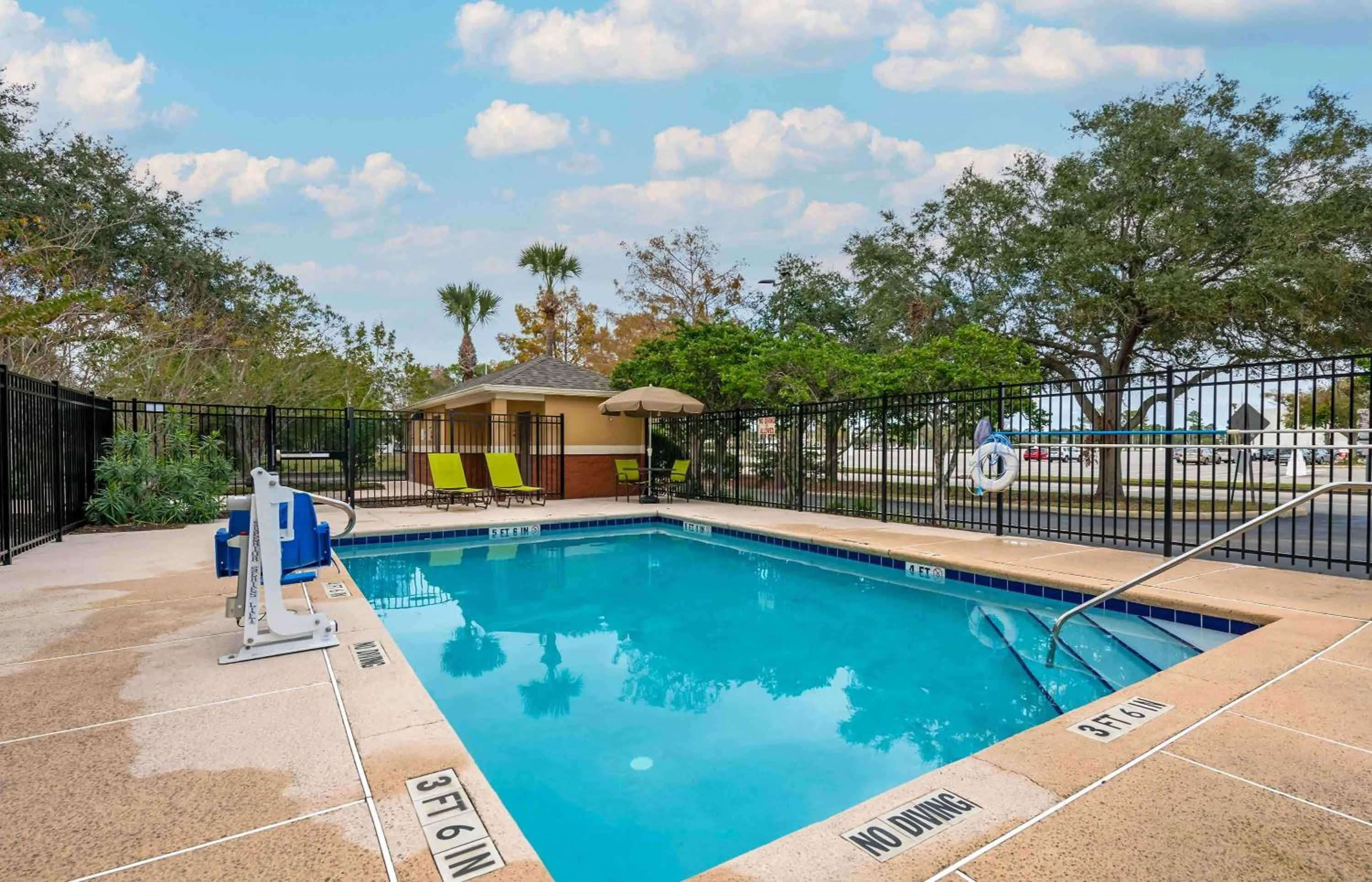 Pool view in Extended Stay America Suites - Daytona Beach - International Speedway