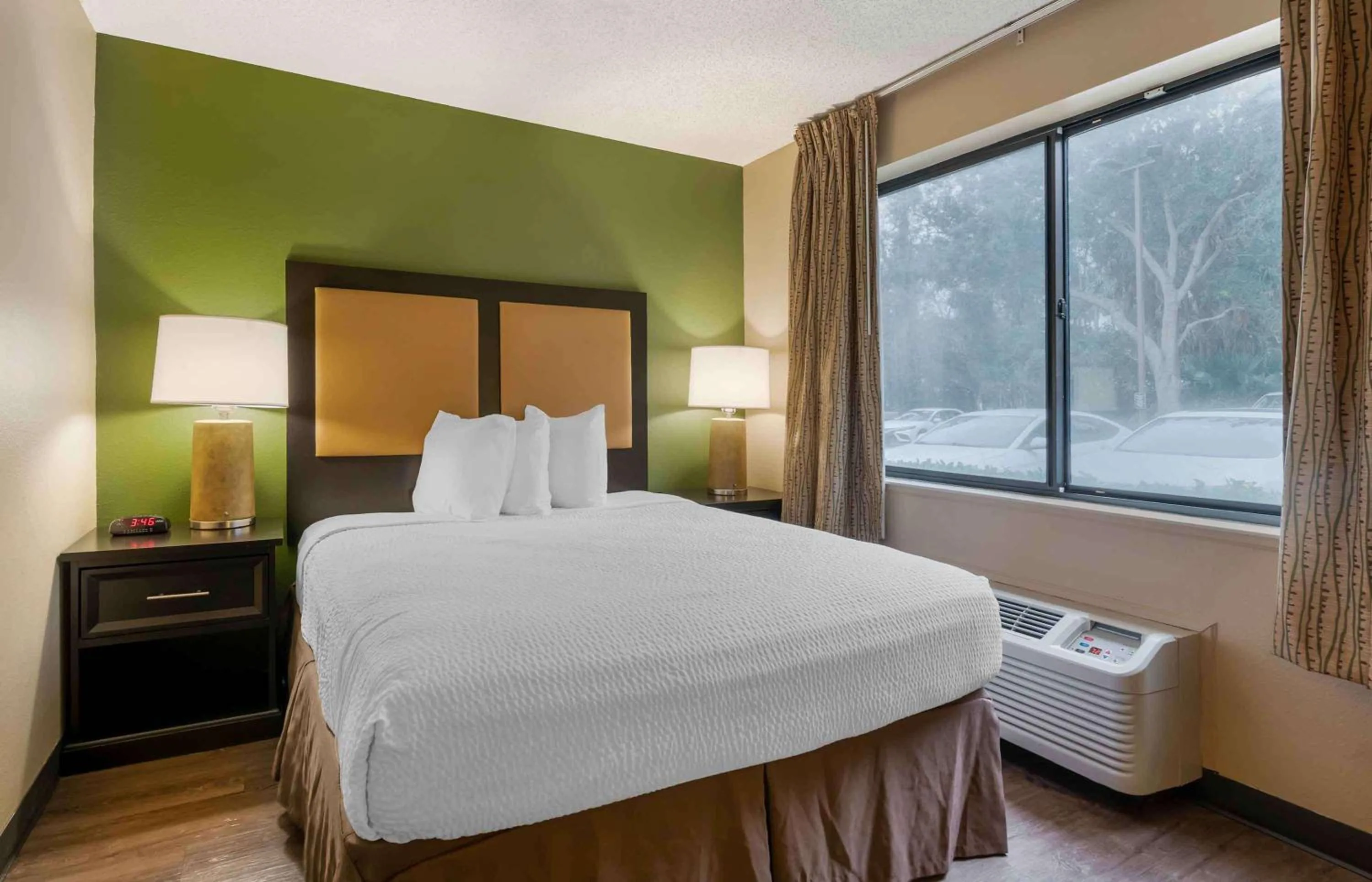 Bedroom, Bed in Extended Stay America Suites - Daytona Beach - International Speedway