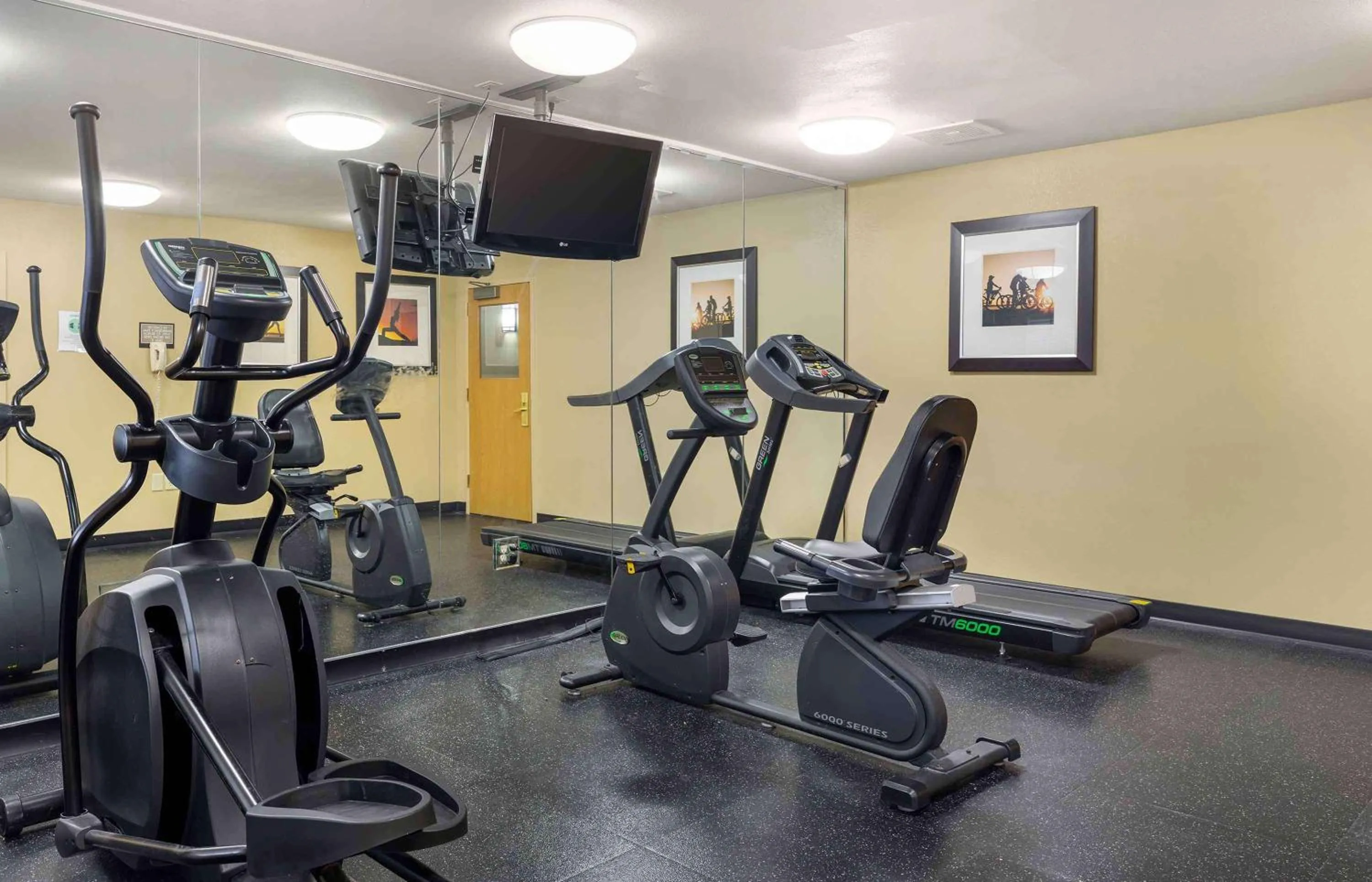 Fitness centre/facilities in Extended Stay America Suites - Boston - Waltham - 32 4th Ave